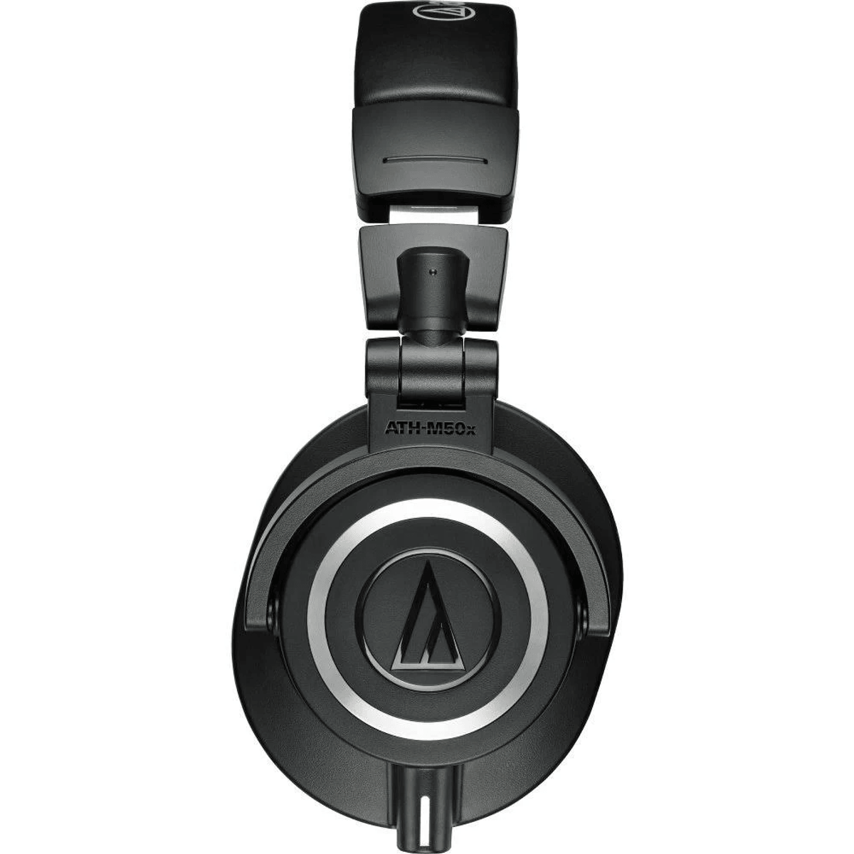 Auriculares supraaurales negros con acento plateado y logotipo de la marca sobre fondo blanco.