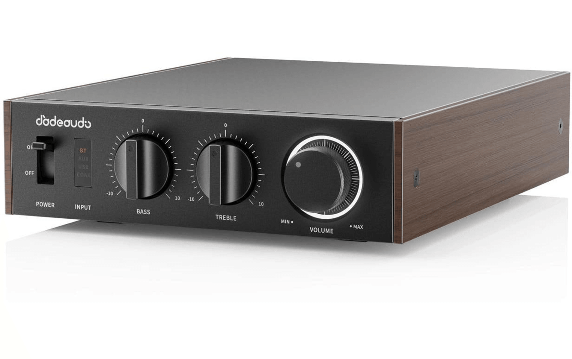Un amplificador de audio negro con paneles laterales de madera, tres perillas para graves, agudos y volumen, y un interruptor.