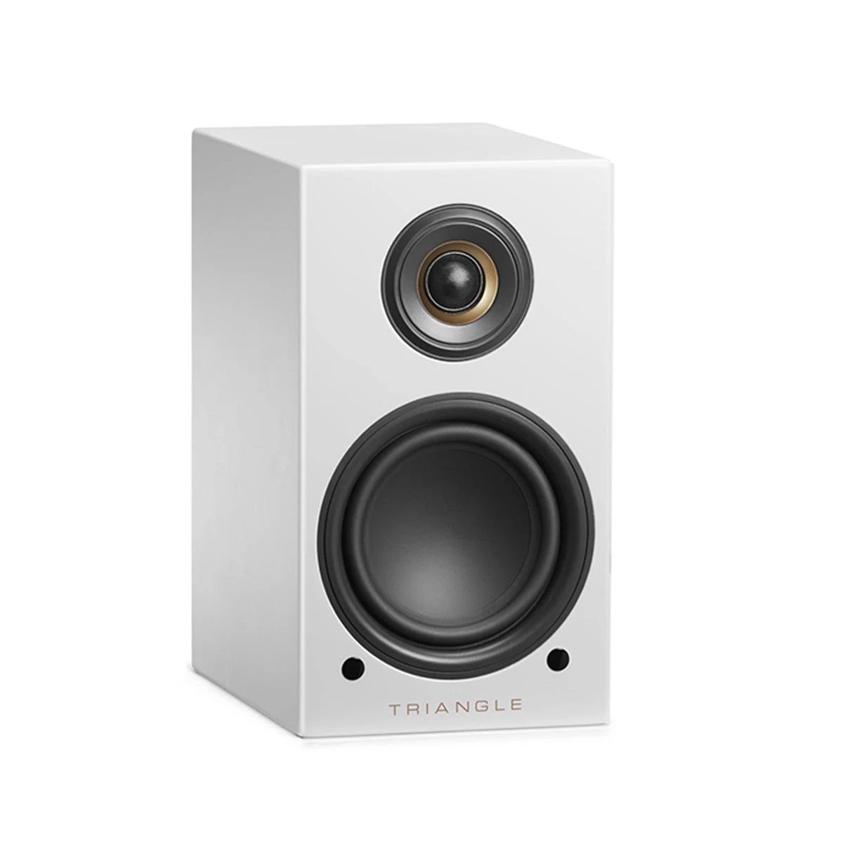 Un altavoz de estantería Triangle blanco con dos controladores negros y el logotipo de la marca sobre fondo blanco.