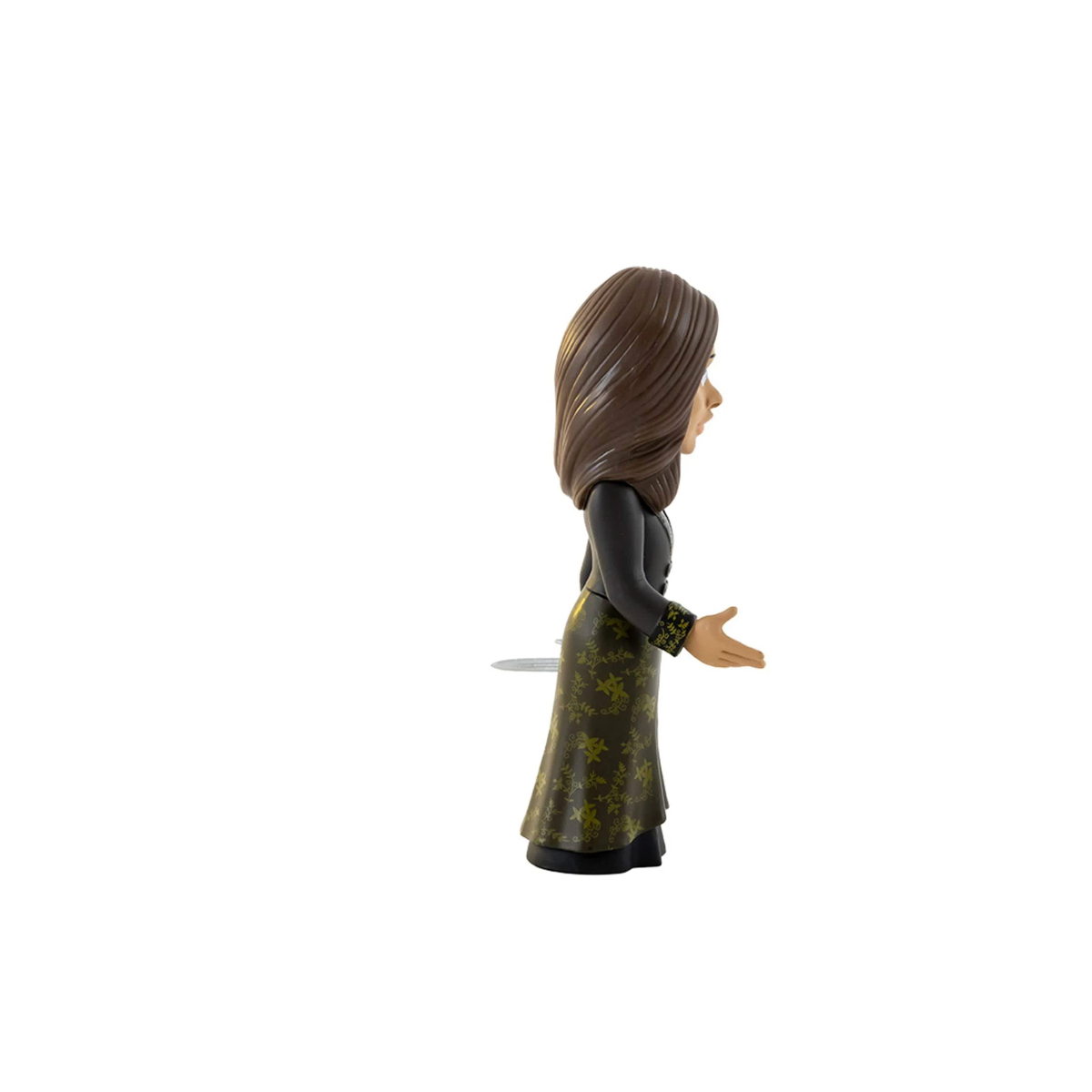 Una piccola statuetta femminile di profilo, che indossa un abito nero e verde oliva a motivi, con lunghi capelli castani.