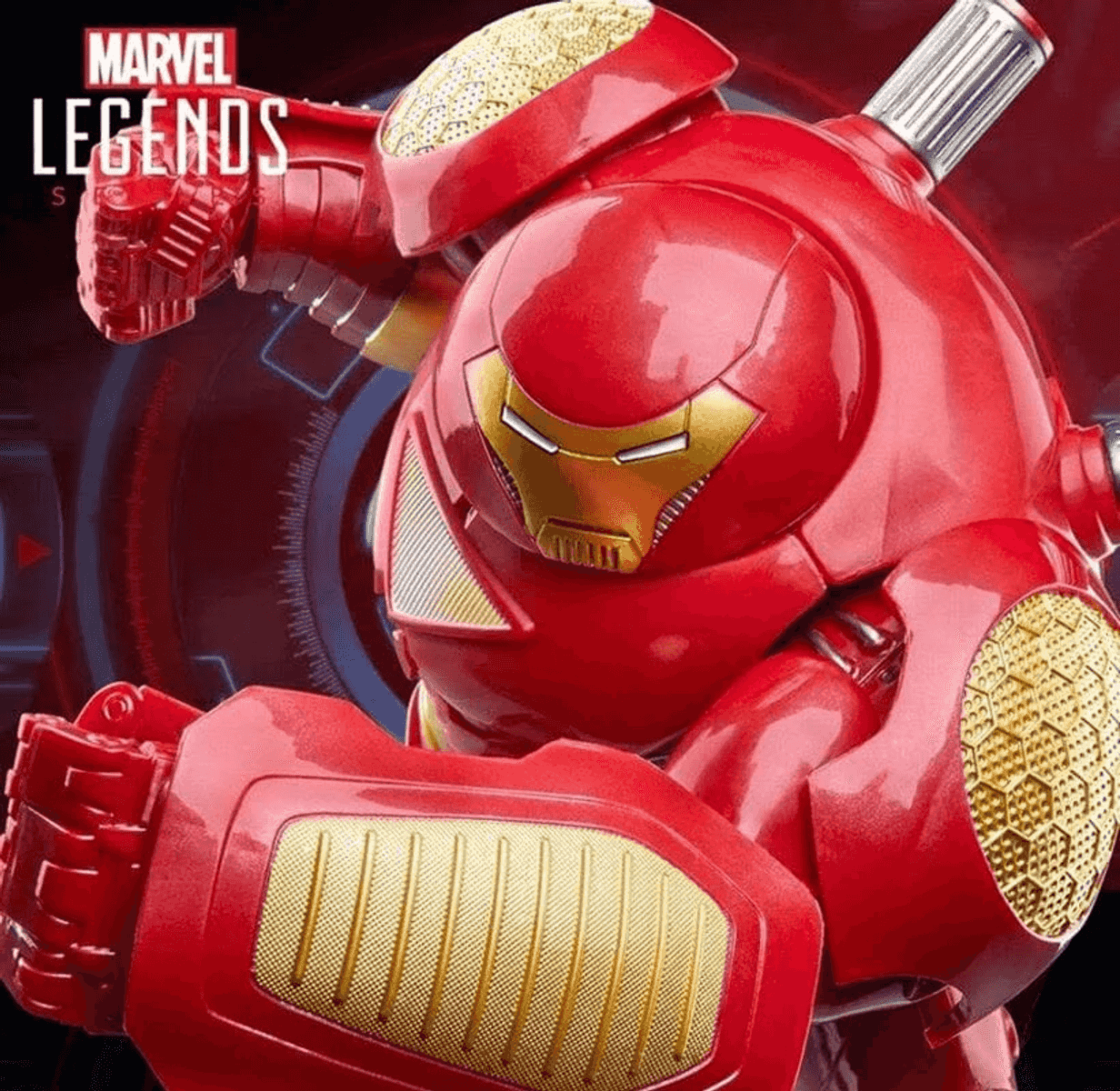 Action figure rossa Hulkbuster di Marvel Legends con dettagli dorati davanti a uno sfondo circolare.