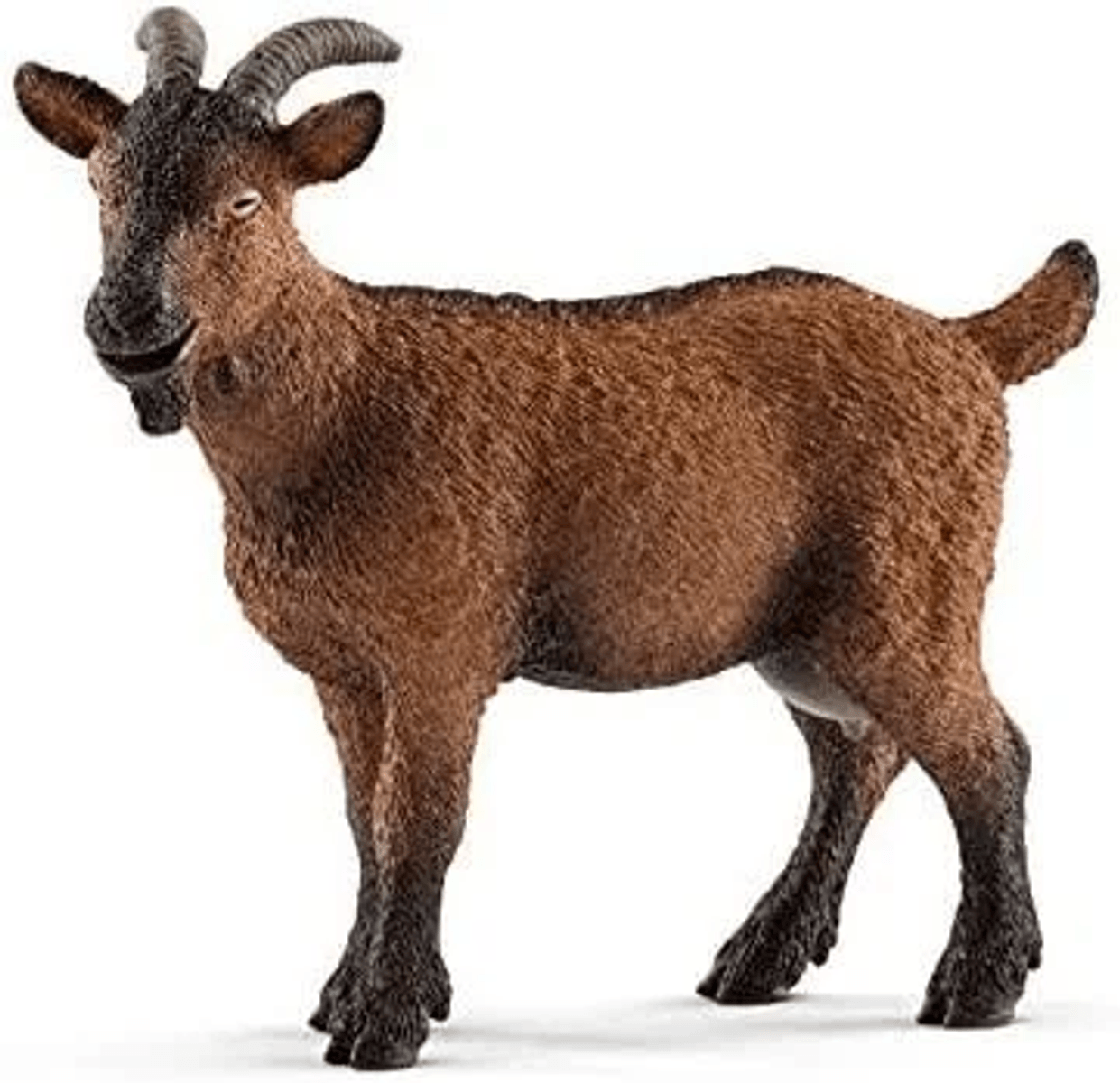 Figura de juguete de una cabra marrón con pezuñas y cuernos negros sobre fondo blanco.