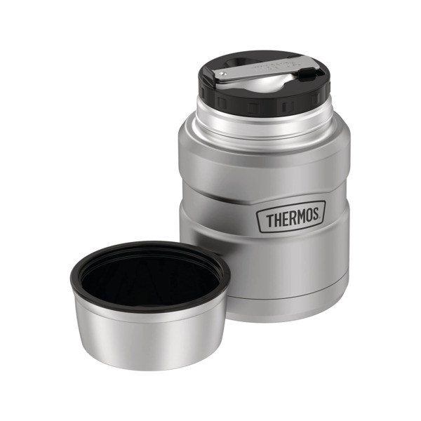 Siyah kapaklı ve kaşıklı gümüş renkli Thermos yemek termos, yanında açık kapağı.