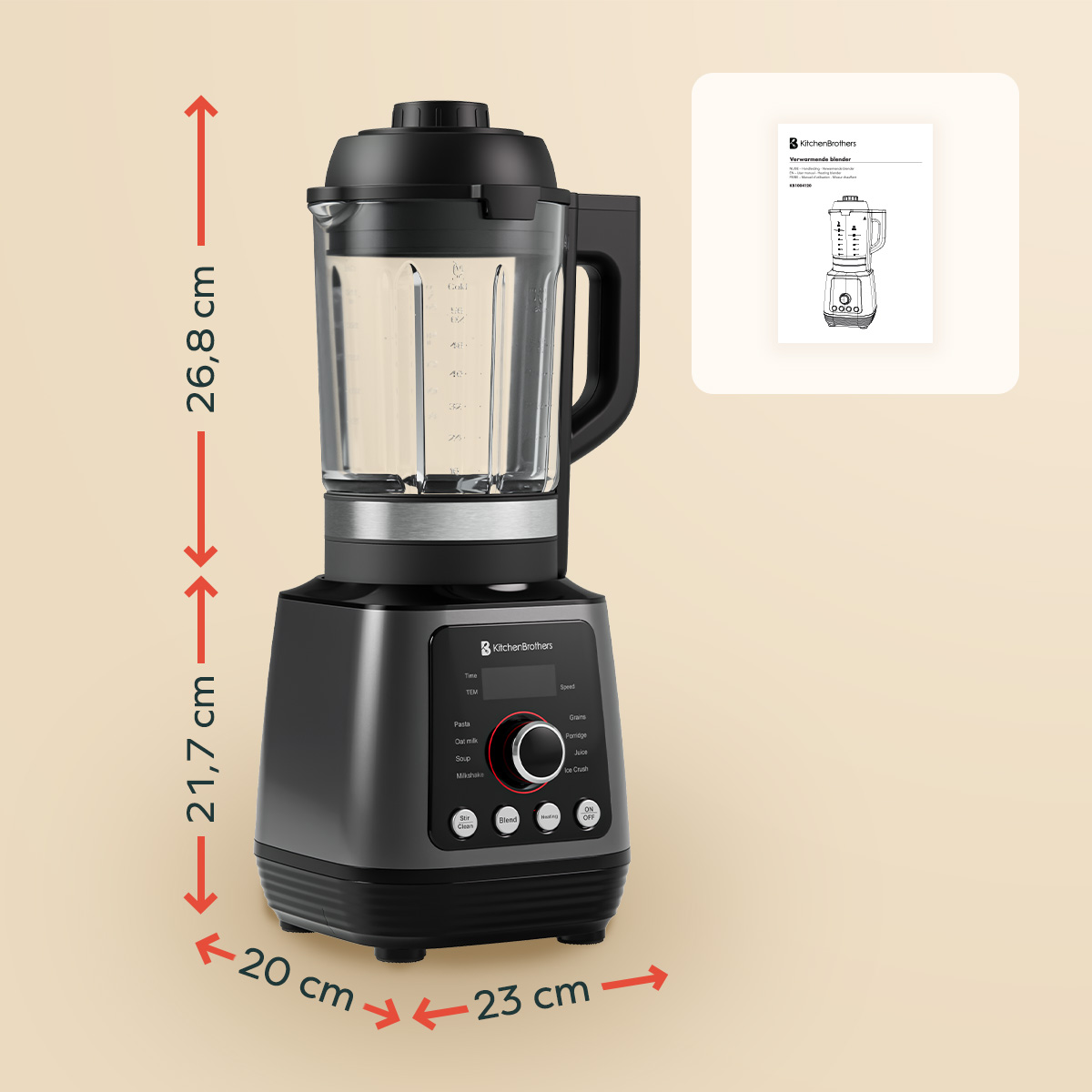 Schwarzer KitchenBrothers Standmixer mit Maßen und Handbuch auf beigem Hintergrund.