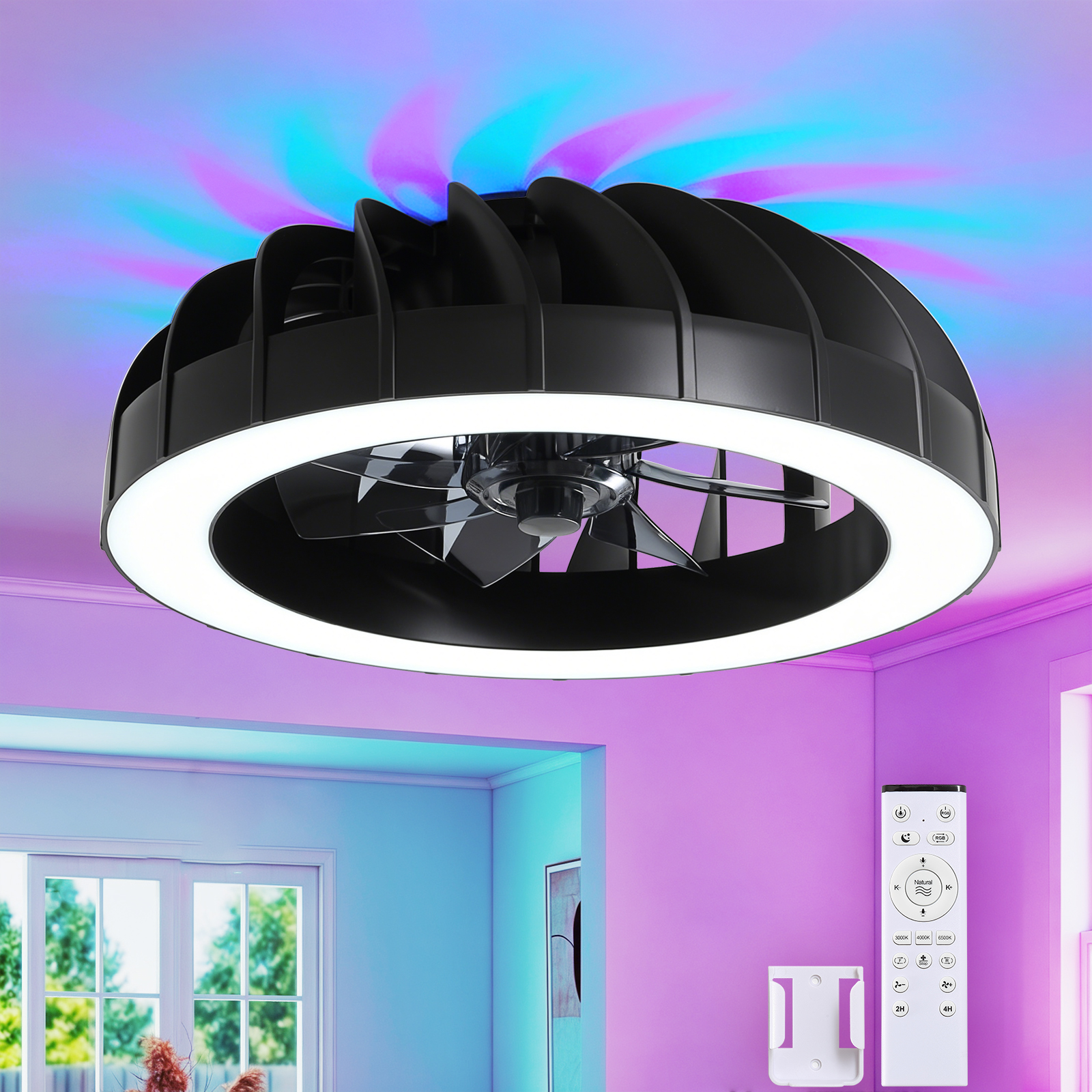 Ein schwarzer Deckenventilator mit LED-Ringbeleuchtung an einer purpurnen Decke in einem hellen Raum.