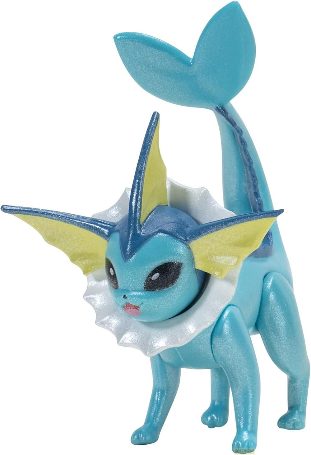 Blaue Vaporeon-Figur mit weißem Kragen, gelben Ohren und einer großen Fischschwanz auf weißem Hintergrund.