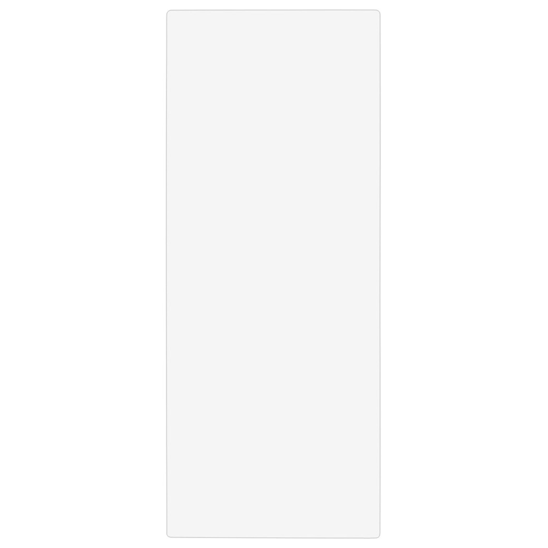 Ein einfaches weißes Rechteck mit abgerundeten Ecken auf weißem Hintergrund.