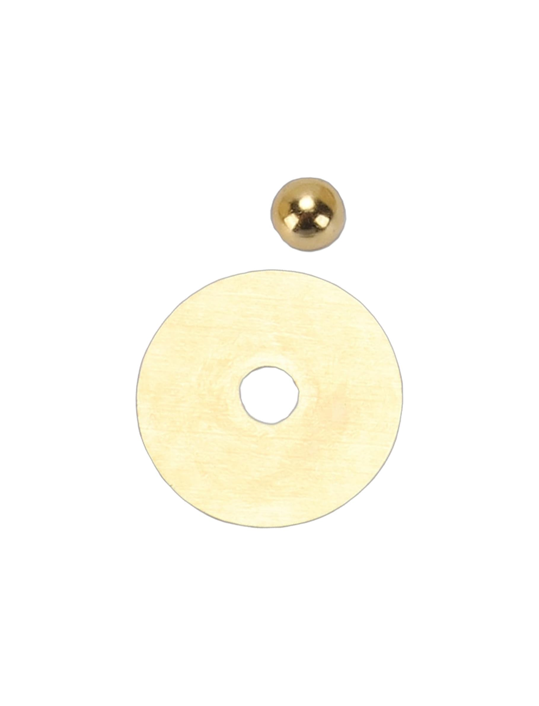 Eine goldene Unterlegscheibe und eine goldene Kugel auf weißem Hintergrund.