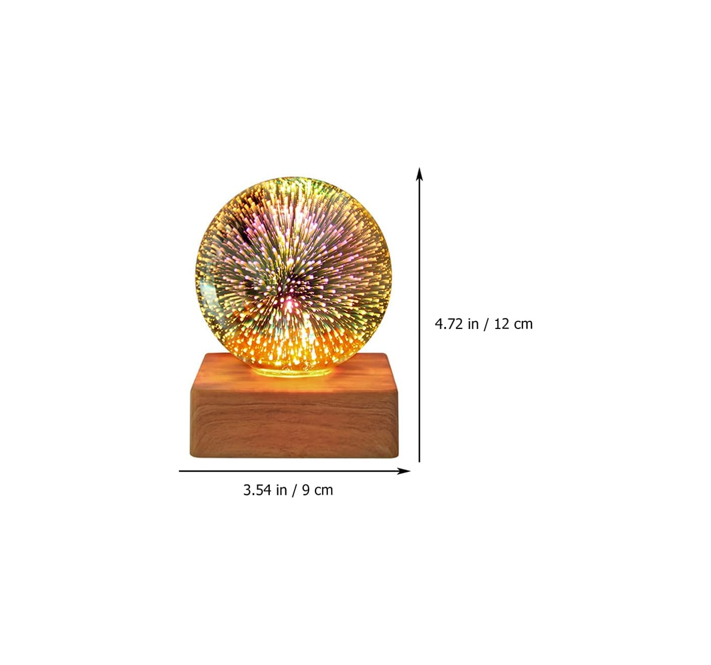 Eine leuchtende Glaskugellampe auf einem Holzsockel mit Maßen von 12 cm Höhe und 9 cm Breite.