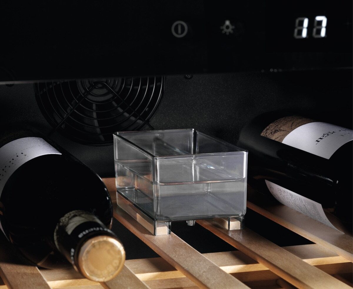Vinoteca integrable - ELECTROLUX EWUS052B5B, 52 botellas, 145 l, Negro