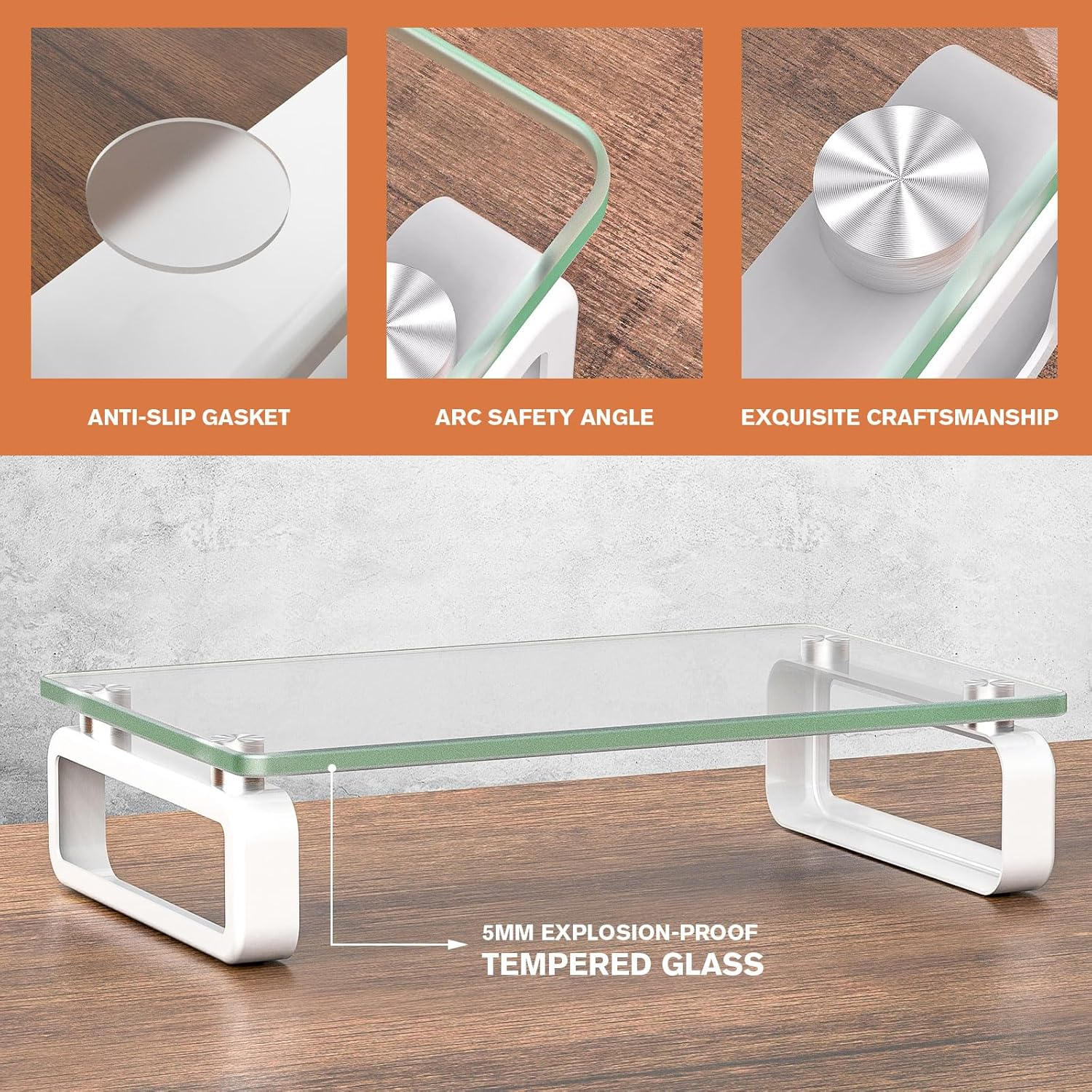 Monitorständer aus Glas mit weißem Rahmen und integrierten Details auf einem Holztisch.
