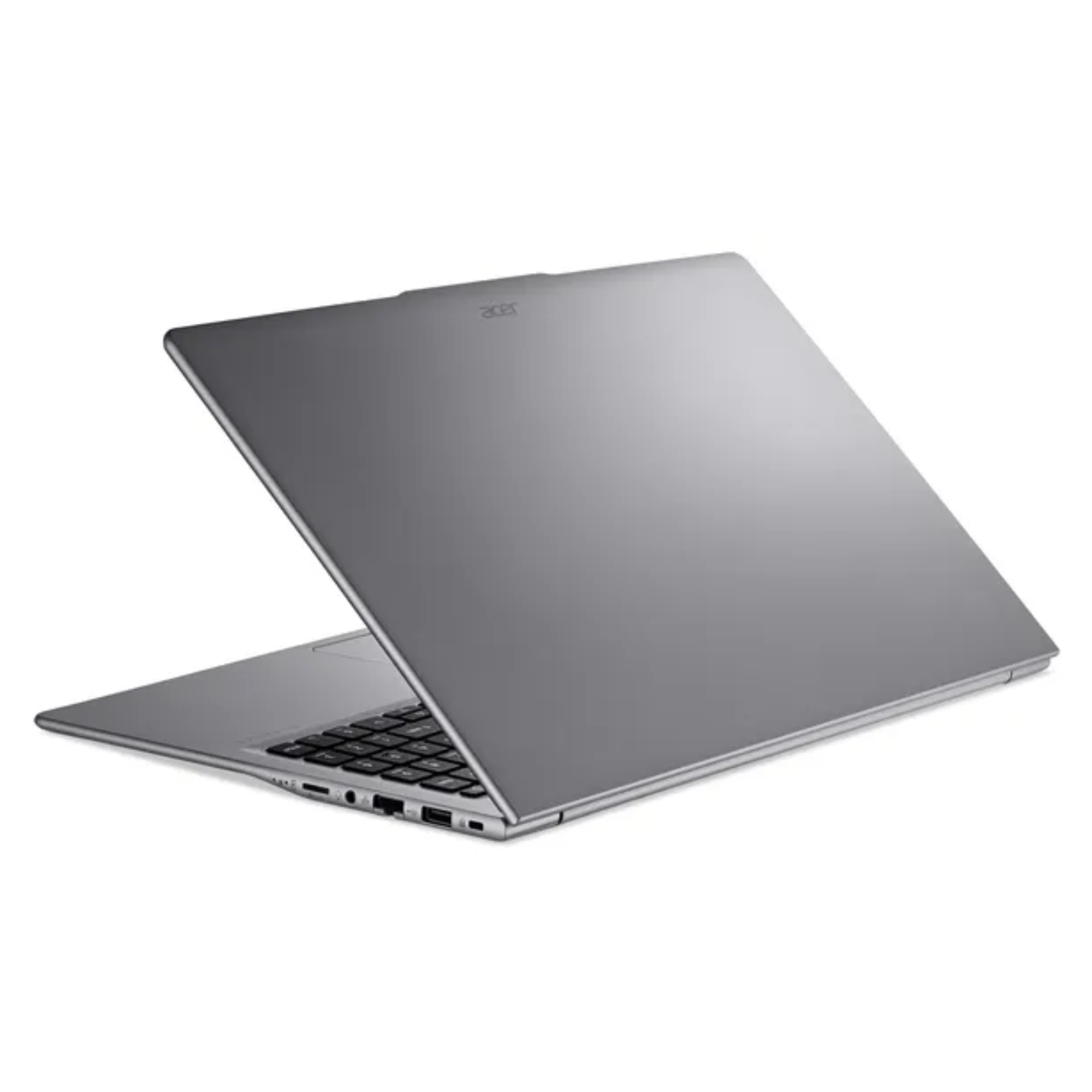 Ein schlanker grauer Acer-Laptop ist halb geöffnet vor weißem Hintergrund zu sehen.