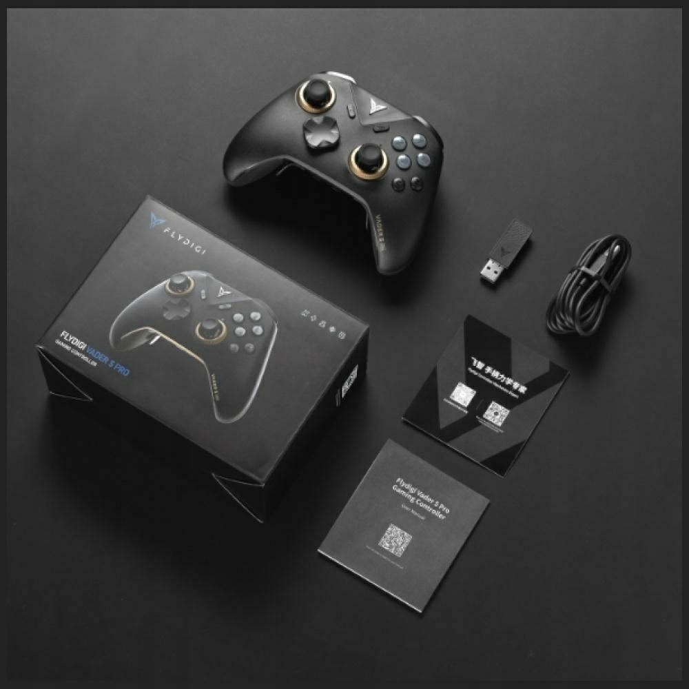 Kontroler do gier Flydigi Vader 3 Pro z pudełkiem, kluczem USB, kablem i instrukcjami na ciemnym tle.