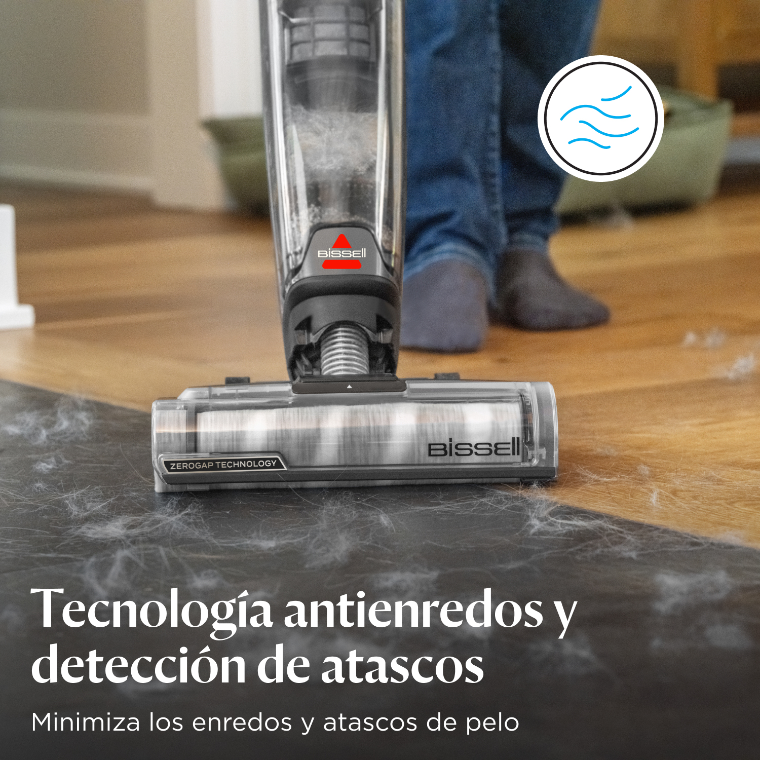 Una aspiradora Bissell limpia el pelo de mascotas de suelos y azulejos.