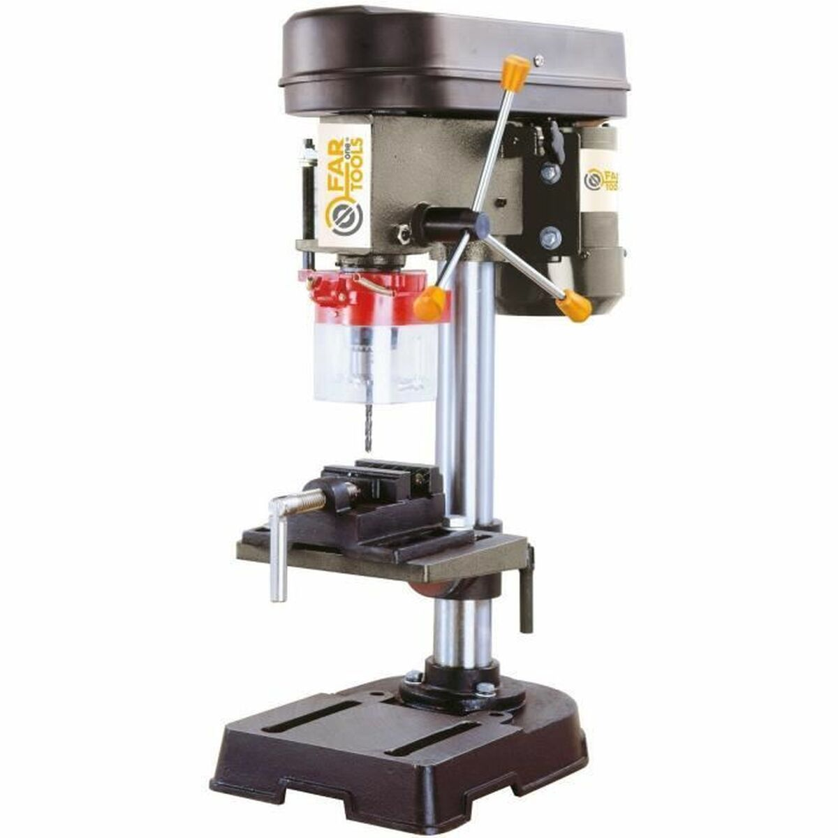 Eine graue und schwarze Tischbohrmaschine mit einem Schraubstock auf dem Arbeitstisch.