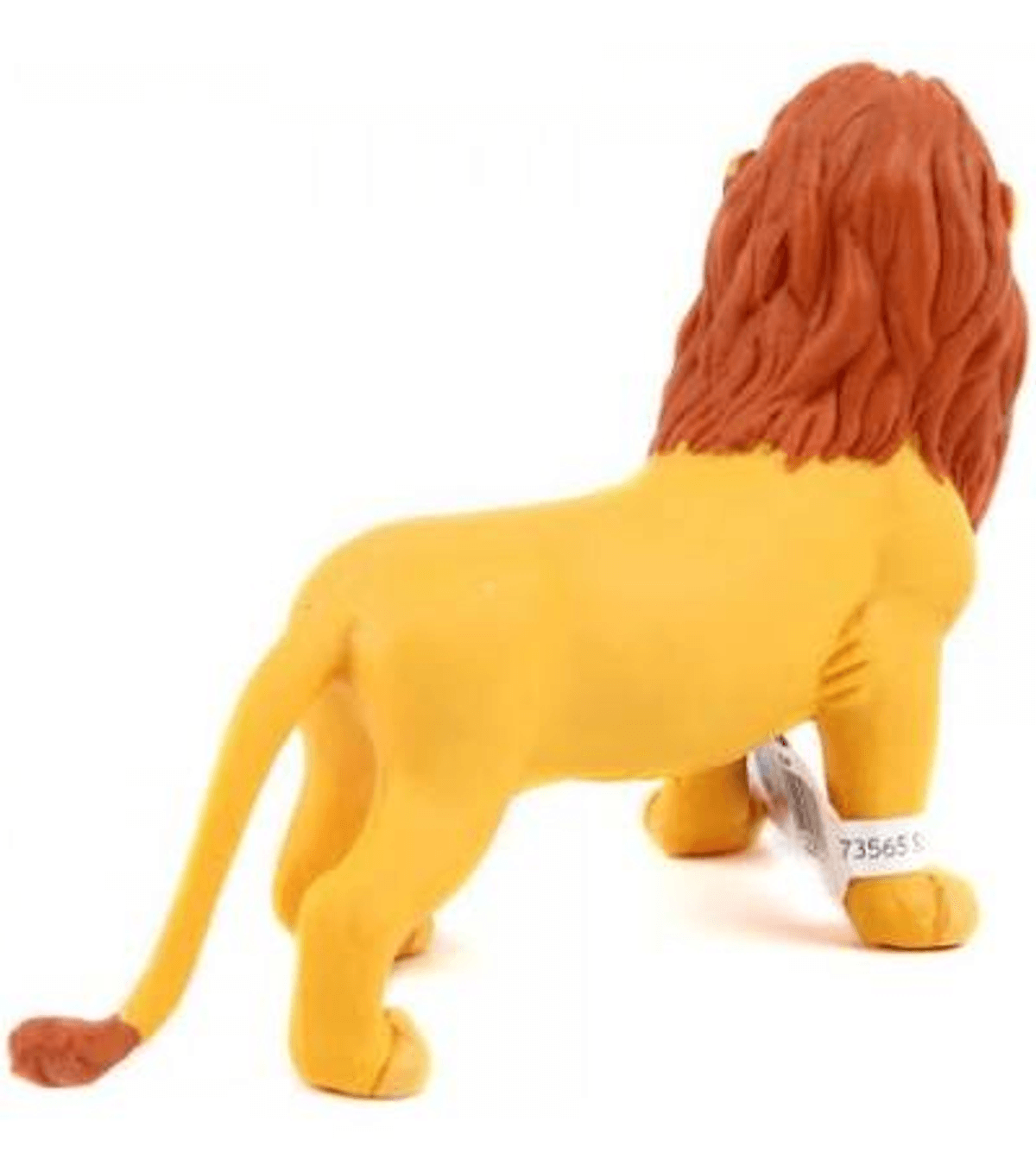 Eine Spielzeug-Löwenfigur mit gelbem Körper und brauner Mähne auf weißem Hintergrund, von hinten gesehen.