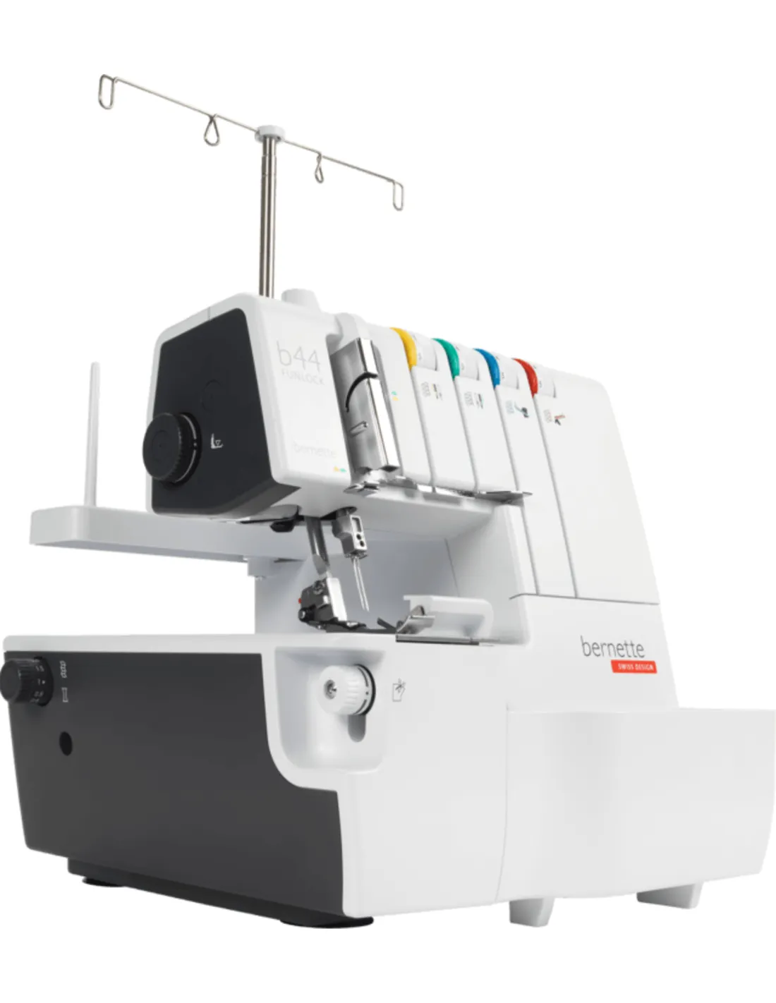 Eine weiß-schwarze Bernette Overlock-Nähmaschine mit Fadenhalter auf weißem Hintergrund.