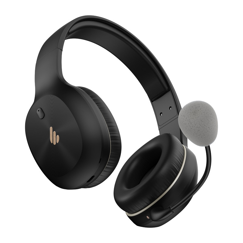 Cuffie over-ear nere con microfono su sfondo bianco.
