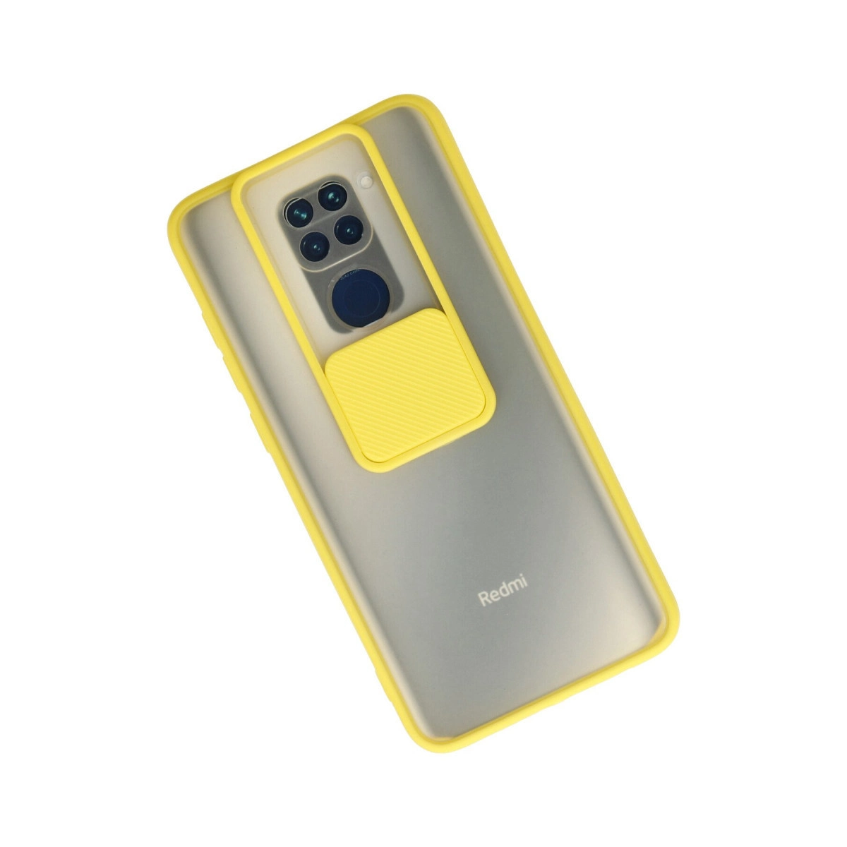 Beyaz arka planda sarı kenarlı ve sürgülü kamera kapaklı yarı şeffaf kılıf içinde bir Redmi akıllı telefon.
