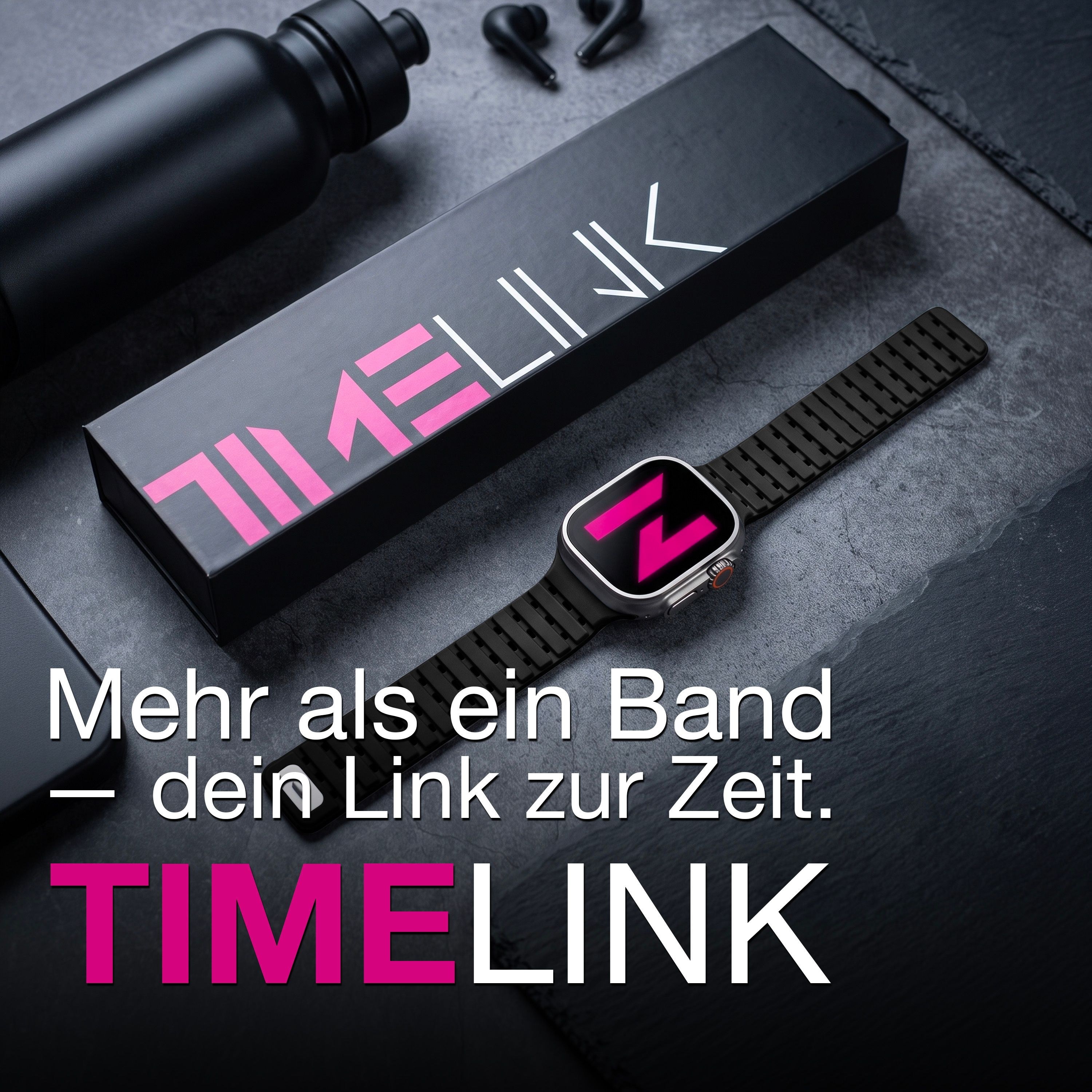 Uno smartwatch TIMELINK con cinturino nero poggia accanto a una scatola, una bottiglia e auricolari.