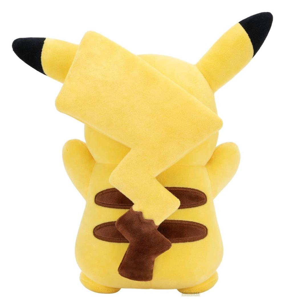 Rückansicht eines gelben Pikachu-Plüschtiers mit braunen Streifen auf dem Rücken und einem gezackten Schwanz.