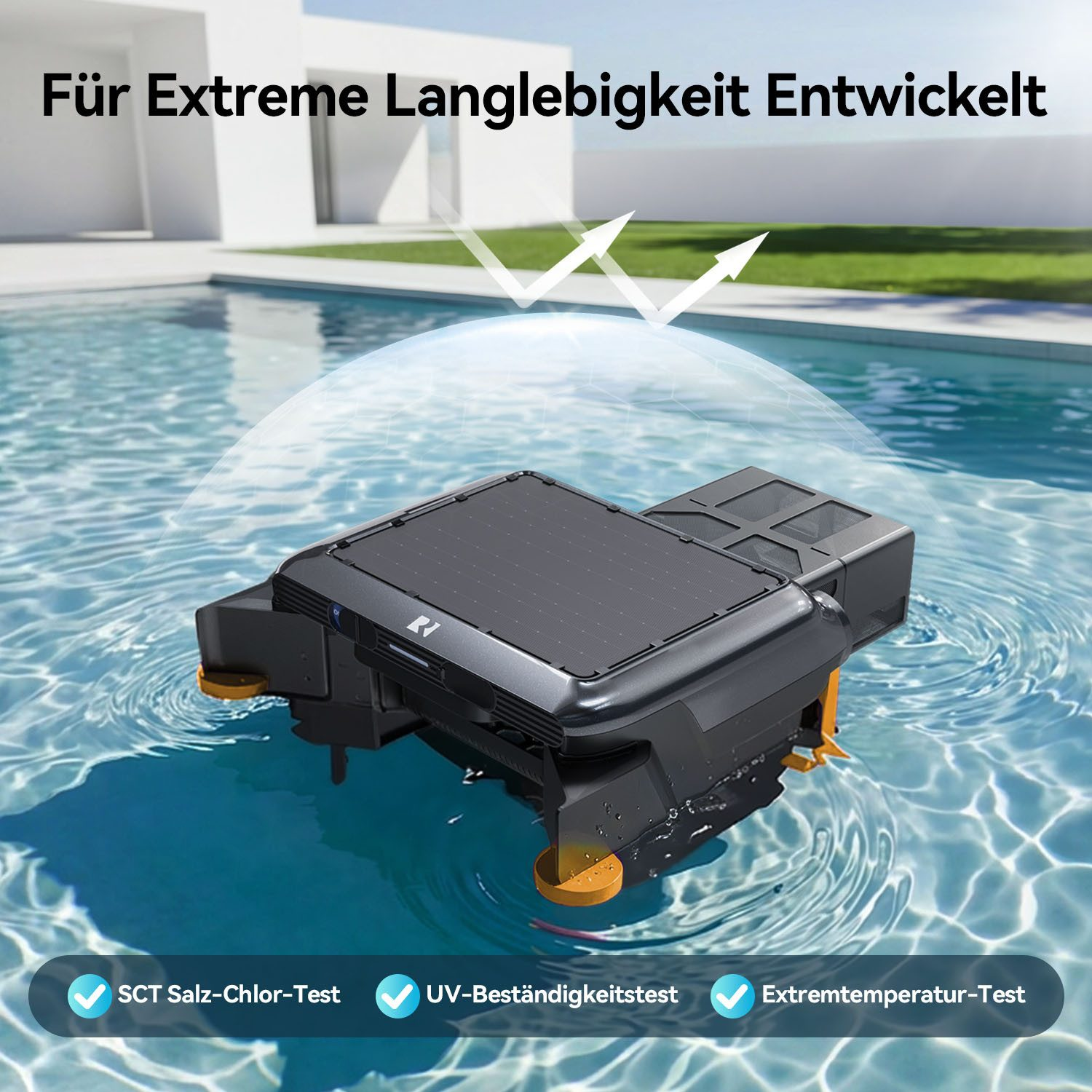 Ein grauer Roboter-Poolreiniger schwimmt im Wasser vor einem modernen Haus.