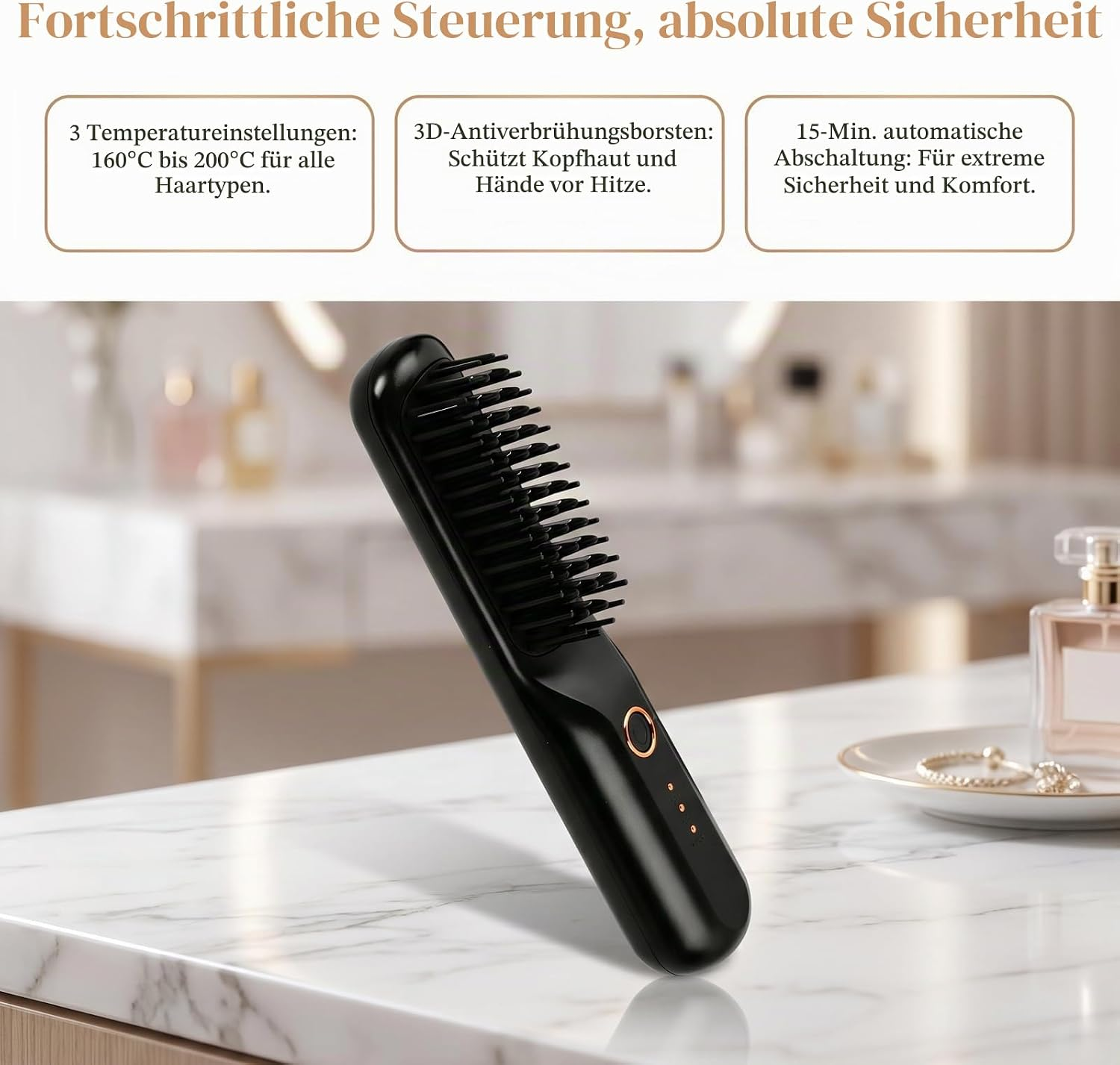Eine schwarze Glättungsbürste steht auf einem Marmortisch mit Produktfeatures oben.