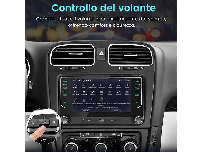 Interni auto con sistema multimediale touchscreen e opzioni integrate di controllo al volante.