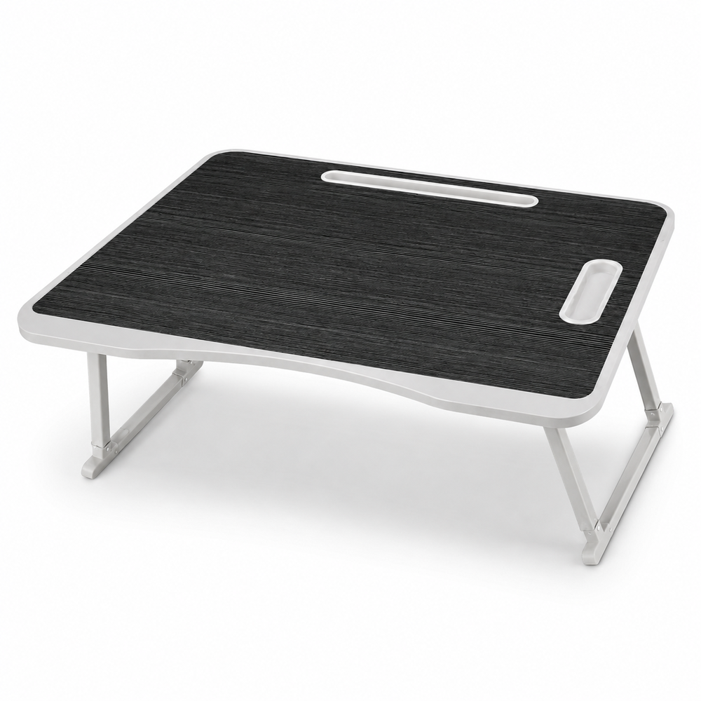 Una pequeña mesa de cama plegable con superficie de madera negra y patas blancas sobre fondo blanco.