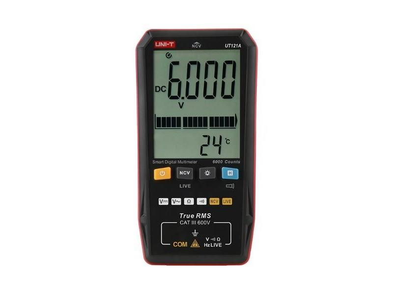 Beyaz arka plan üzerinde 6.000 V ve 24 °C gösteren dijital ekranlı siyah bir UNI-T UT121A multimetre.