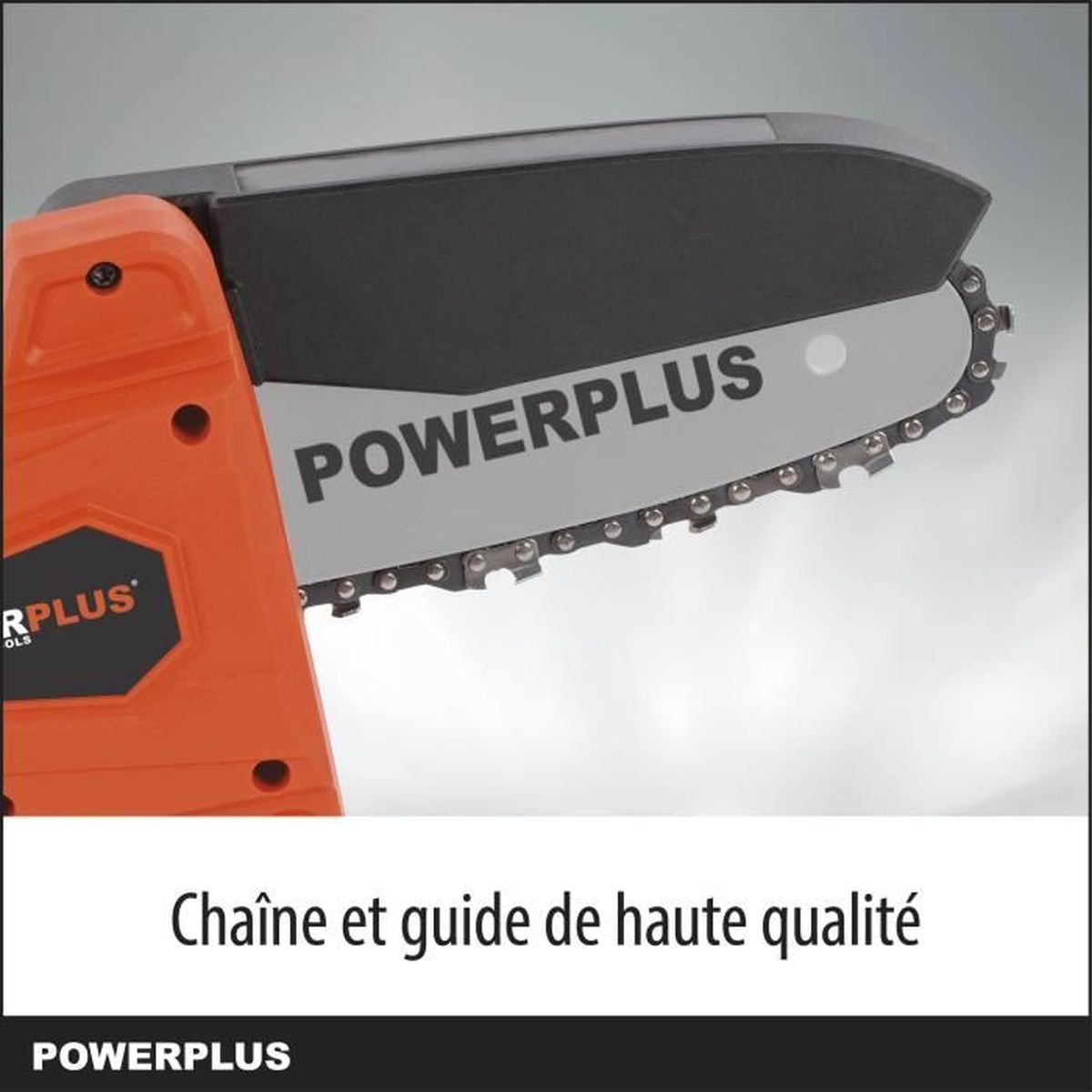 Nahaufnahme der orange-schwarzen Powerplus Kettensäge mit hochwertiger Kette und Schiene.