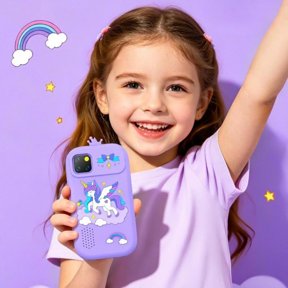 Ein smiling Mädchen in lila Shirt hält ein lila Smartphone mit Einhorn-Hülle vor lila Hintergrund mit Sternen.