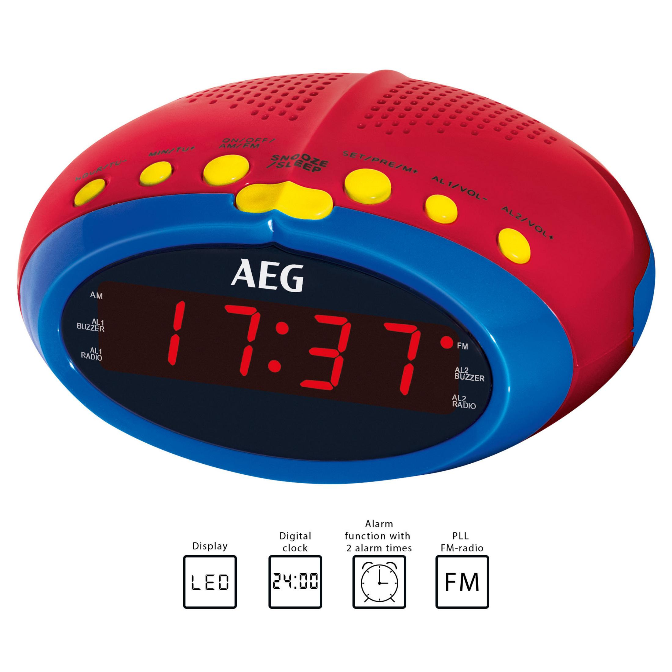 Roter und blauer AEG Digitalwecker mit LED-Anzeige und gelben Knöpfen. Unten Symbole für Display, Uhr, Alarm und FM-Radio.