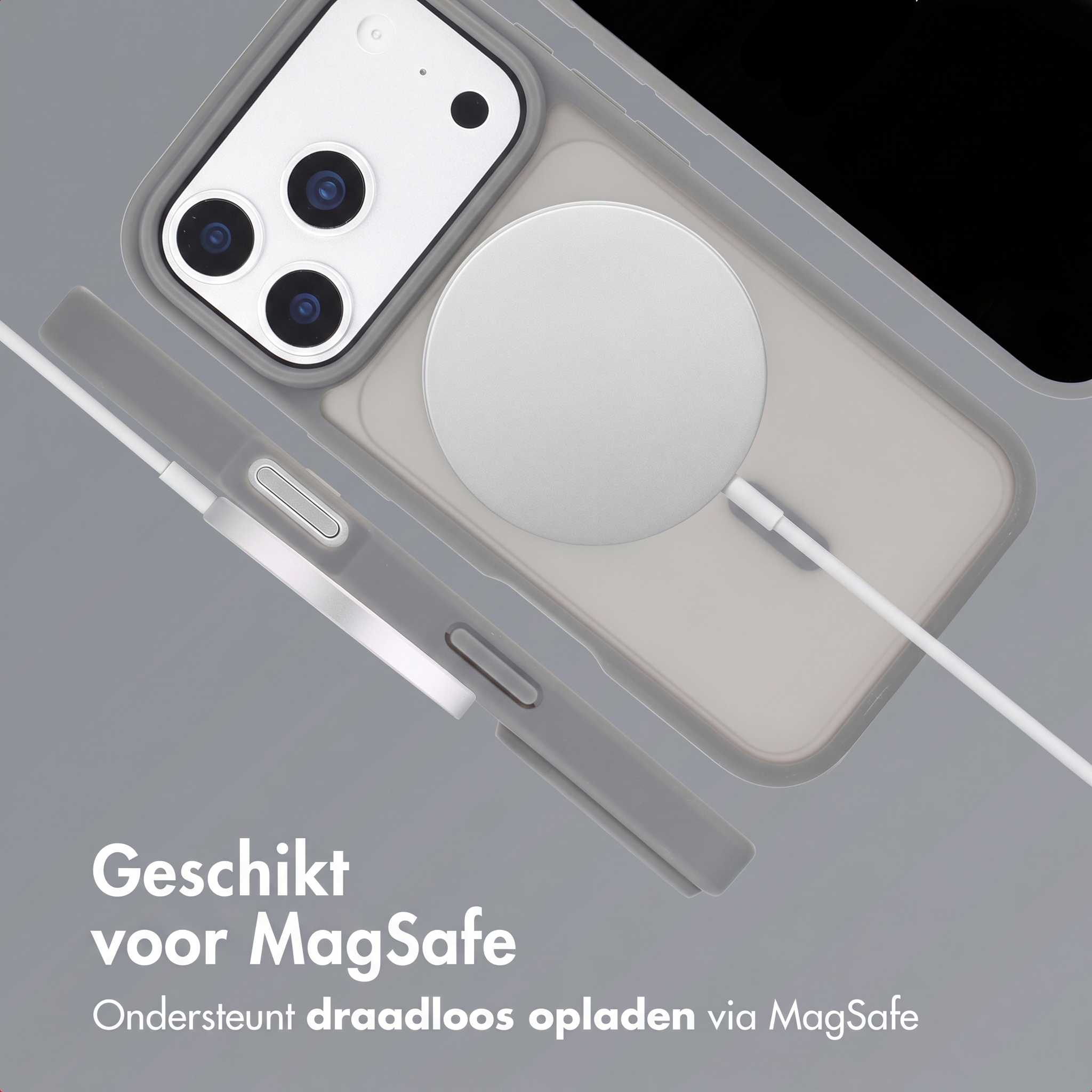 Un chargeur MagSafe au dos d'une coque grise, avec du texte en néerlandais.