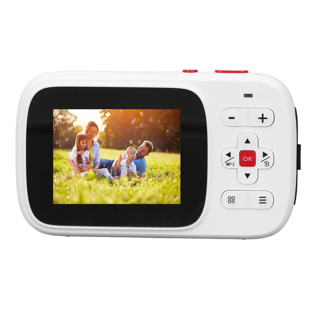 Weiße Digitalkamera mit Bildschirm, der eine Familie auf einer Wiese zeigt.