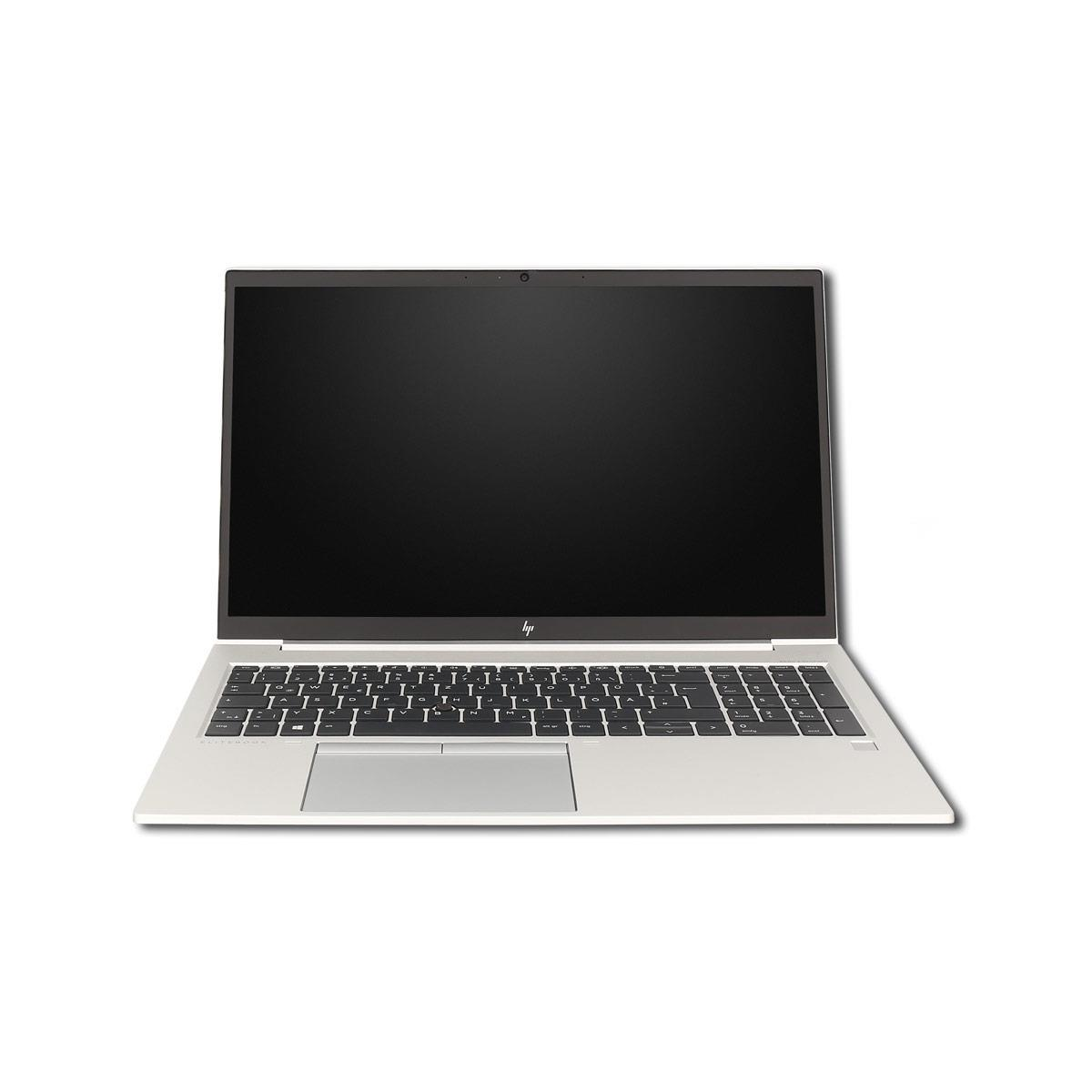 Ein silberner Laptop mit schwarzer Tastatur steht offen auf weißem Hintergrund.