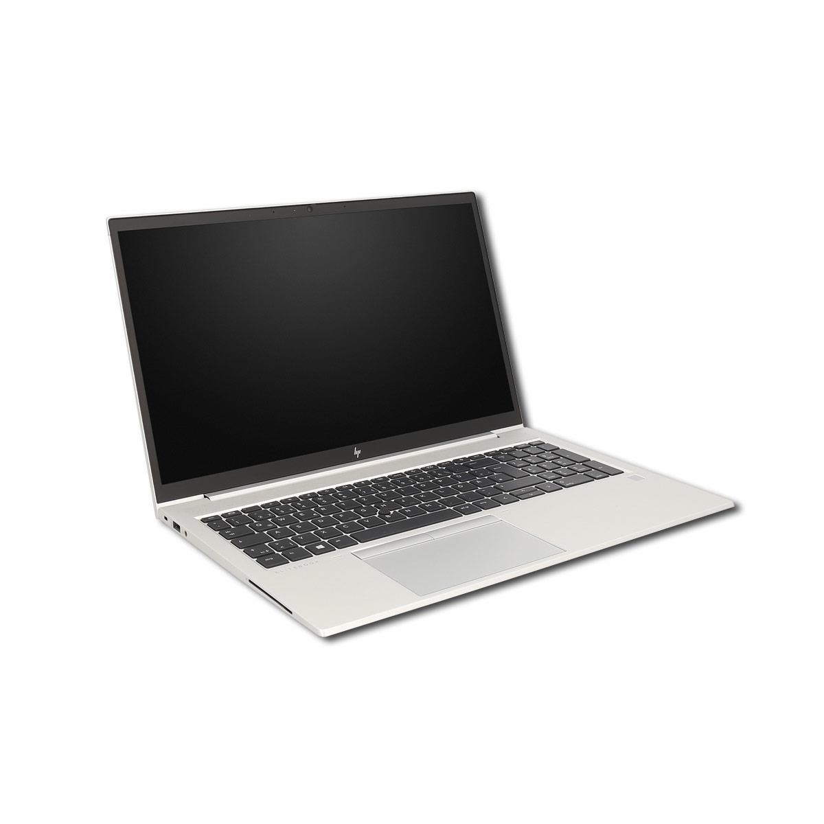 Ein silberner Laptop mit schwarzer Tastatur steht auf weißem Hintergrund.