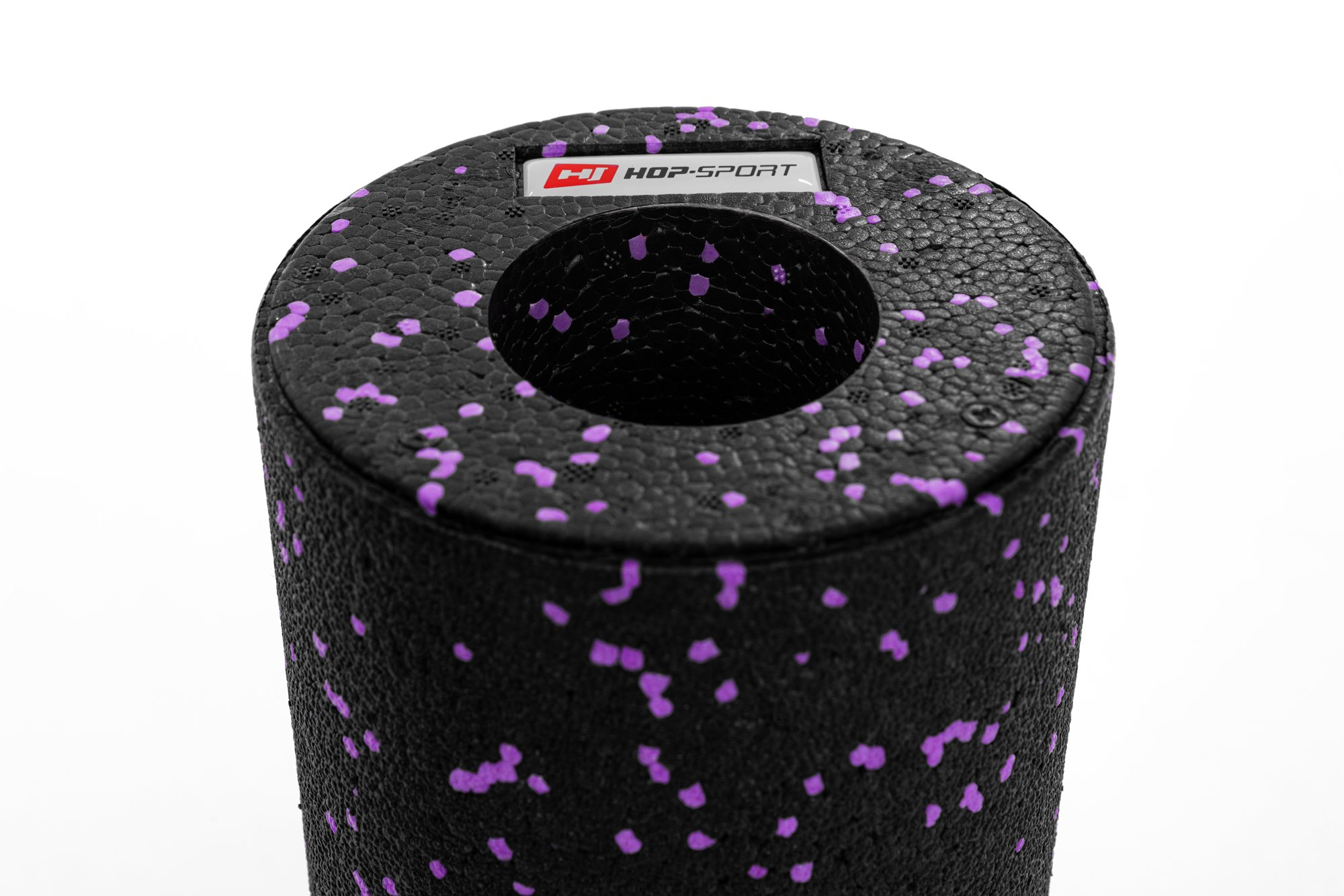Eine schwarze Faszienrolle mit lila Flecken und Hop-Sport-Logo vor weißem Hintergrund.