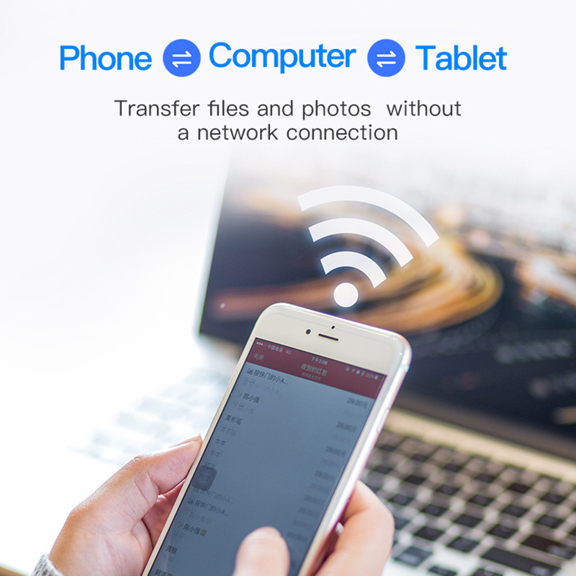 Person hält ein weißes Smartphone, um Dateien netzwerkfrei zwischen Geräten zu übertragen.