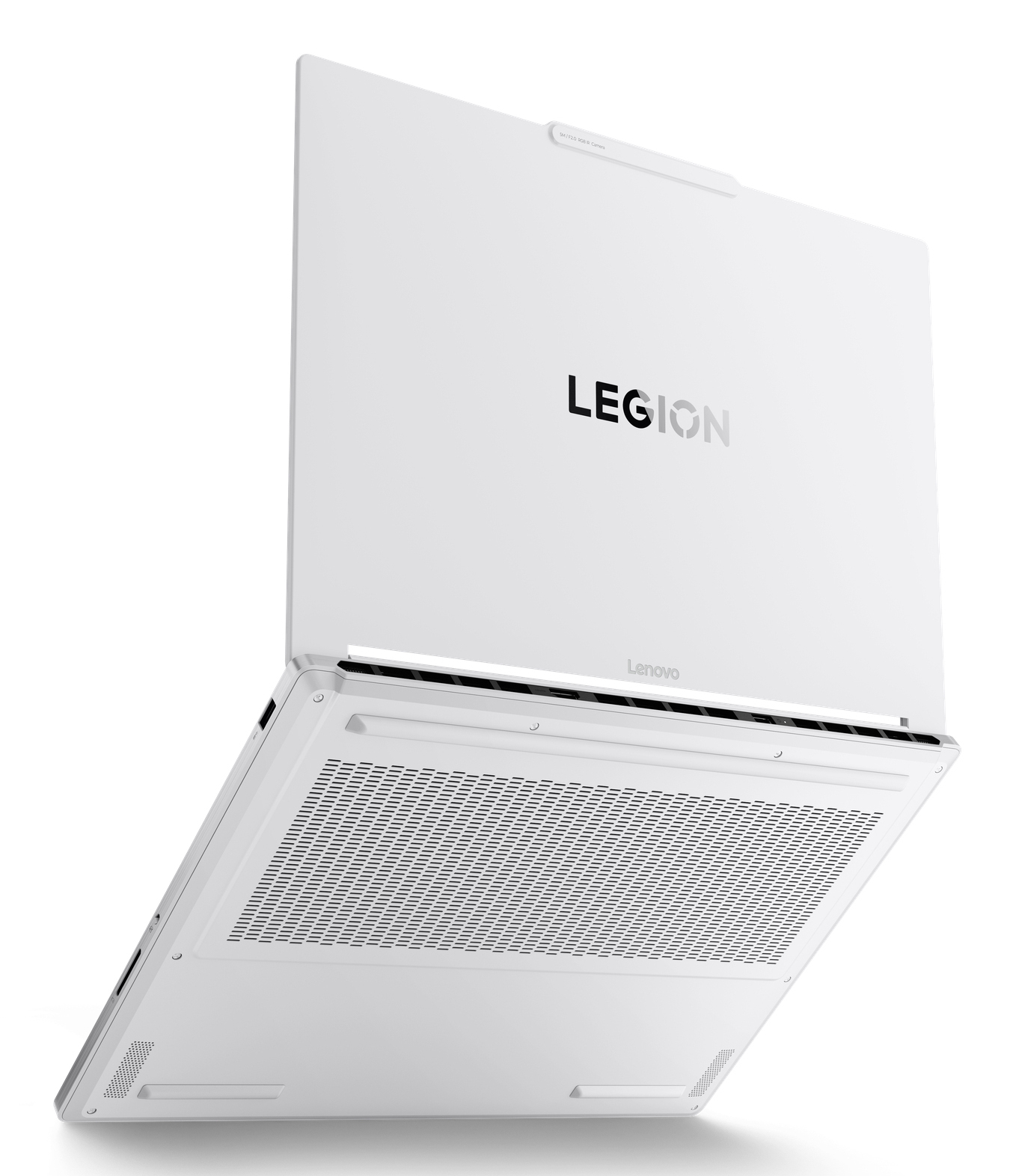 Ein weißer Lenovo Legion Laptop von unten und hinten gezeigt.