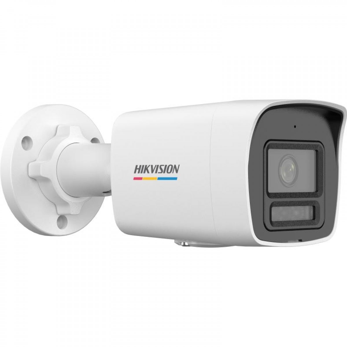 Düz beyaz arka planda duvar monteli beyaz bir Hikvision bullet güvenlik kamerası.