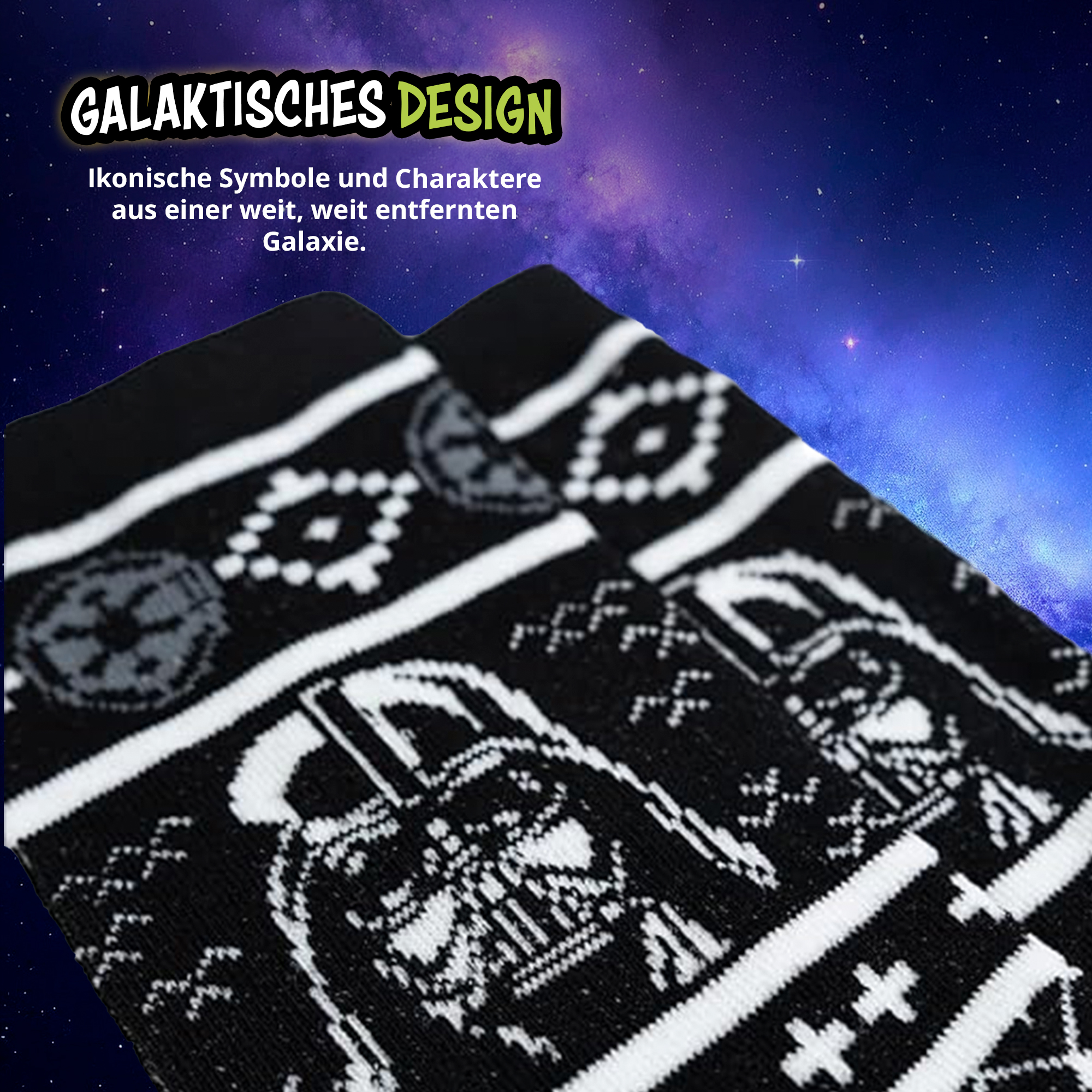 Schwarze Socken mit weißem Star Wars Darth Vader Muster vor einem kosmischen Hintergrund.