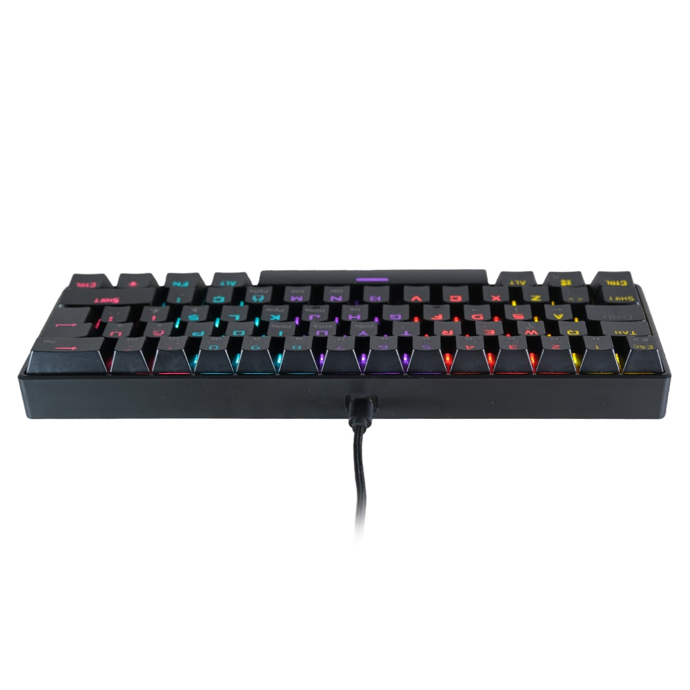 Renkli RGB arka aydınlatmaya ve bağlı bir USB kablosuna sahip siyah, kompakt bir oyun klavyesi.