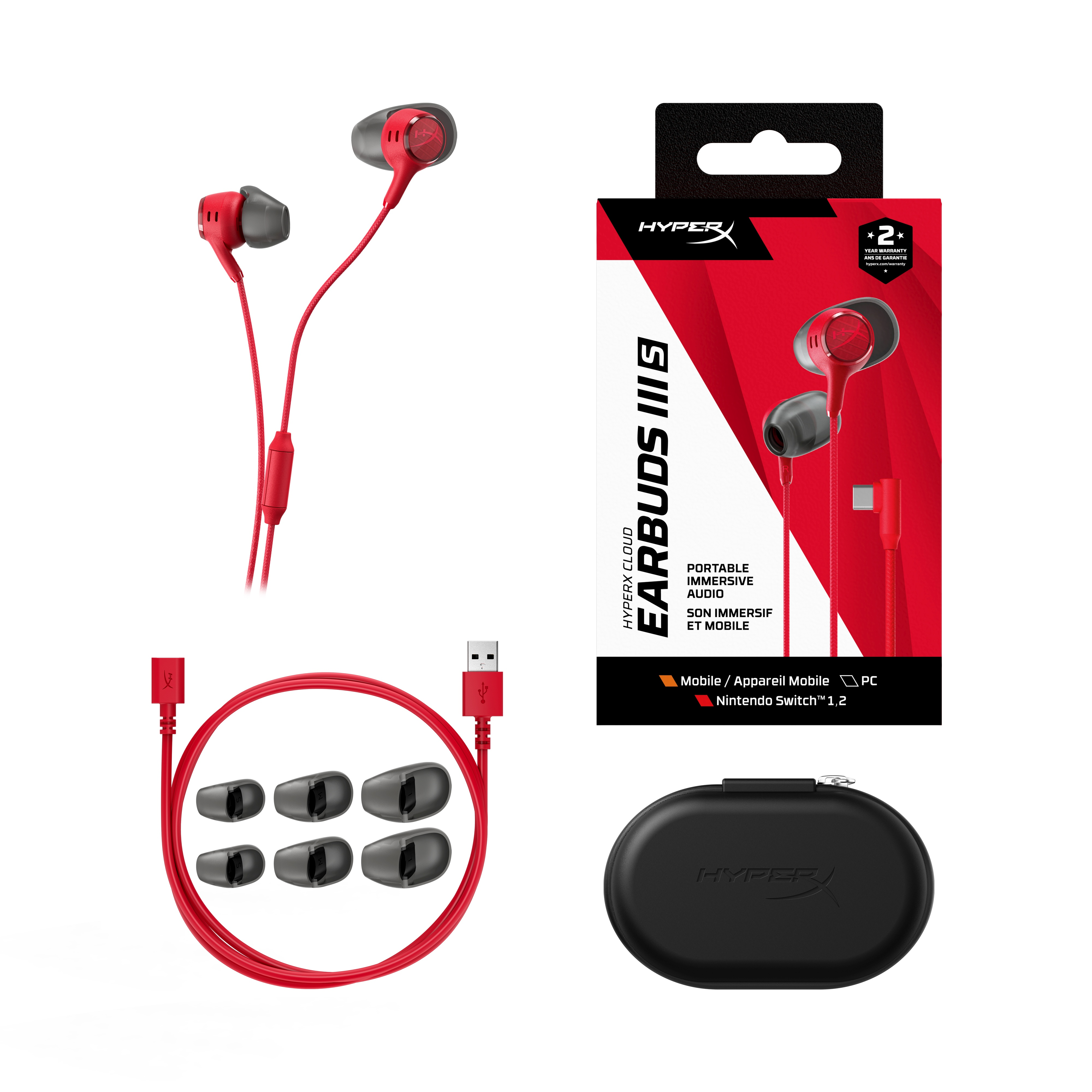 Rote HyperX Cloud Earbuds III mit Verpackung, USB-Kabel, Ersatzaufsätzen und schwarzem Etui auf weißem Grund.