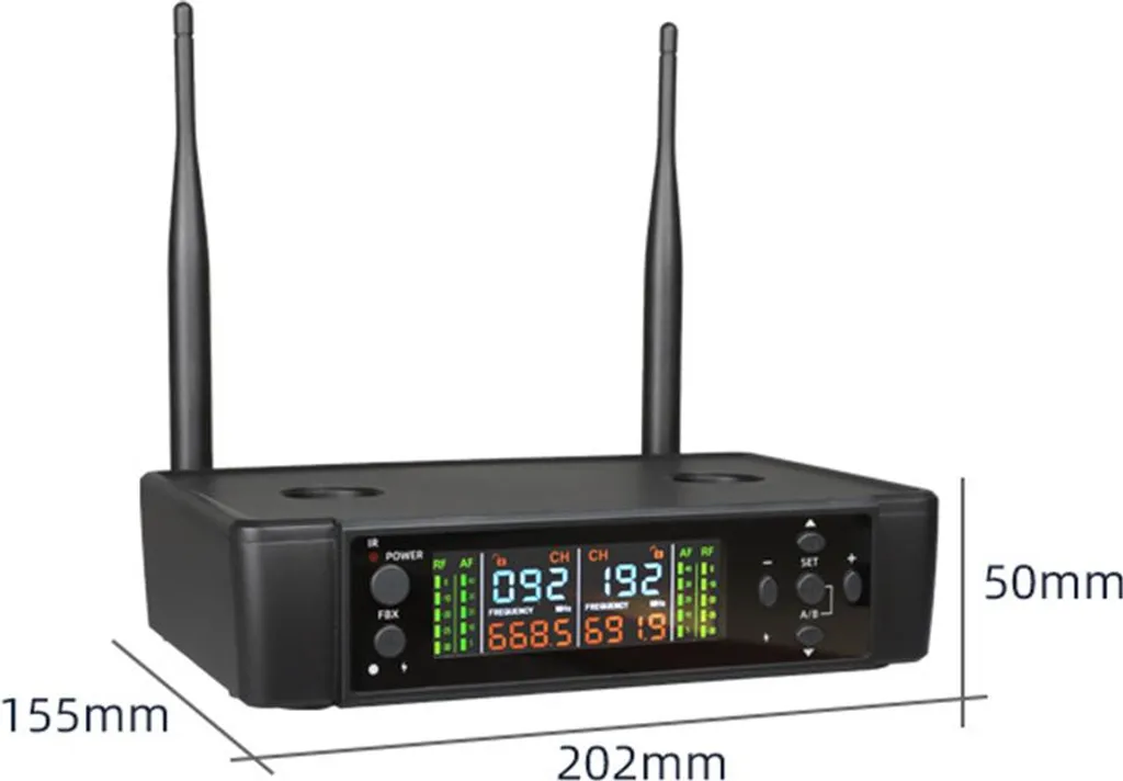 Schwarzer Funkanlagen-Empfänger mit zwei Antennen, Digitaldisplay und Maßen von 202x155x50 mm.