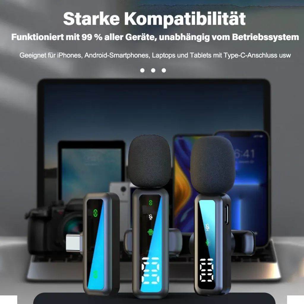 Drei kleine schwarze Mikrofone mit blau leuchtenden Akzenten vor einem Laptop und Smartphones.