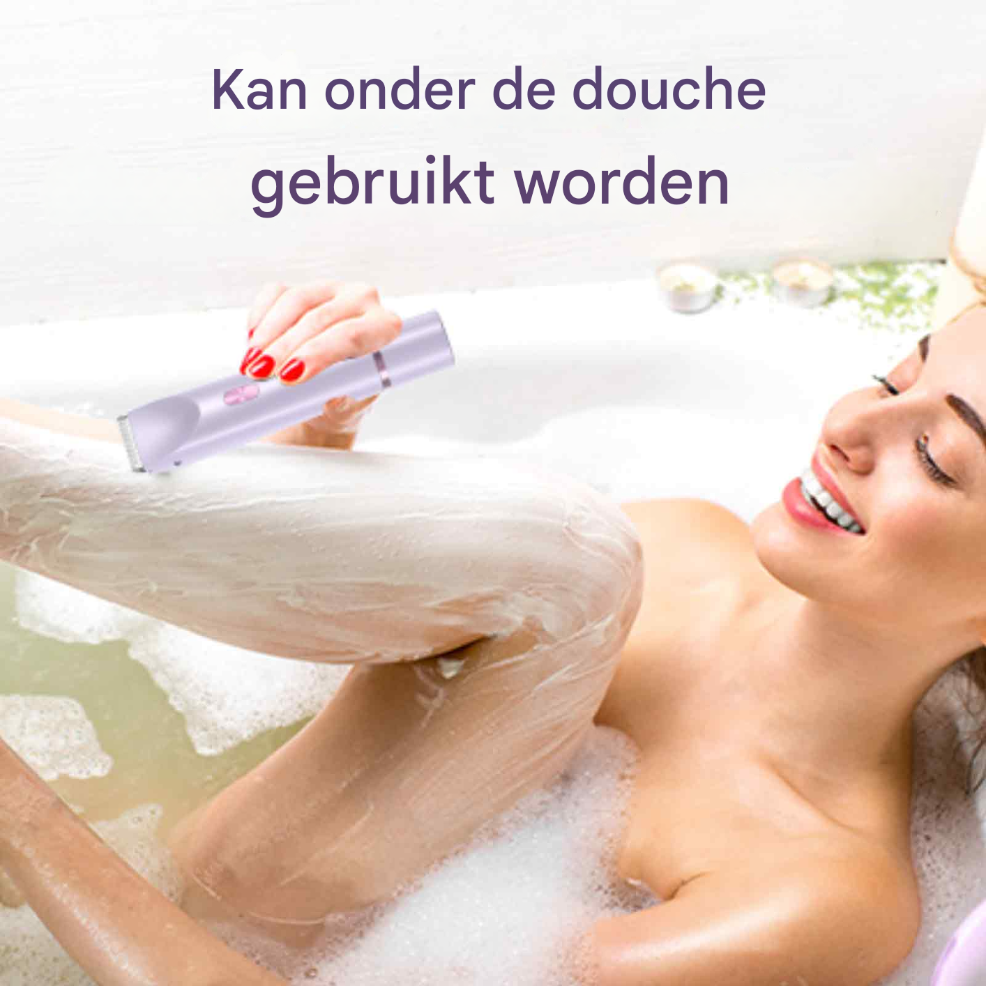 Eine Frau rasiert ihr Bein mit einem lila Rasierer in einer Badewanne mit Schaum.