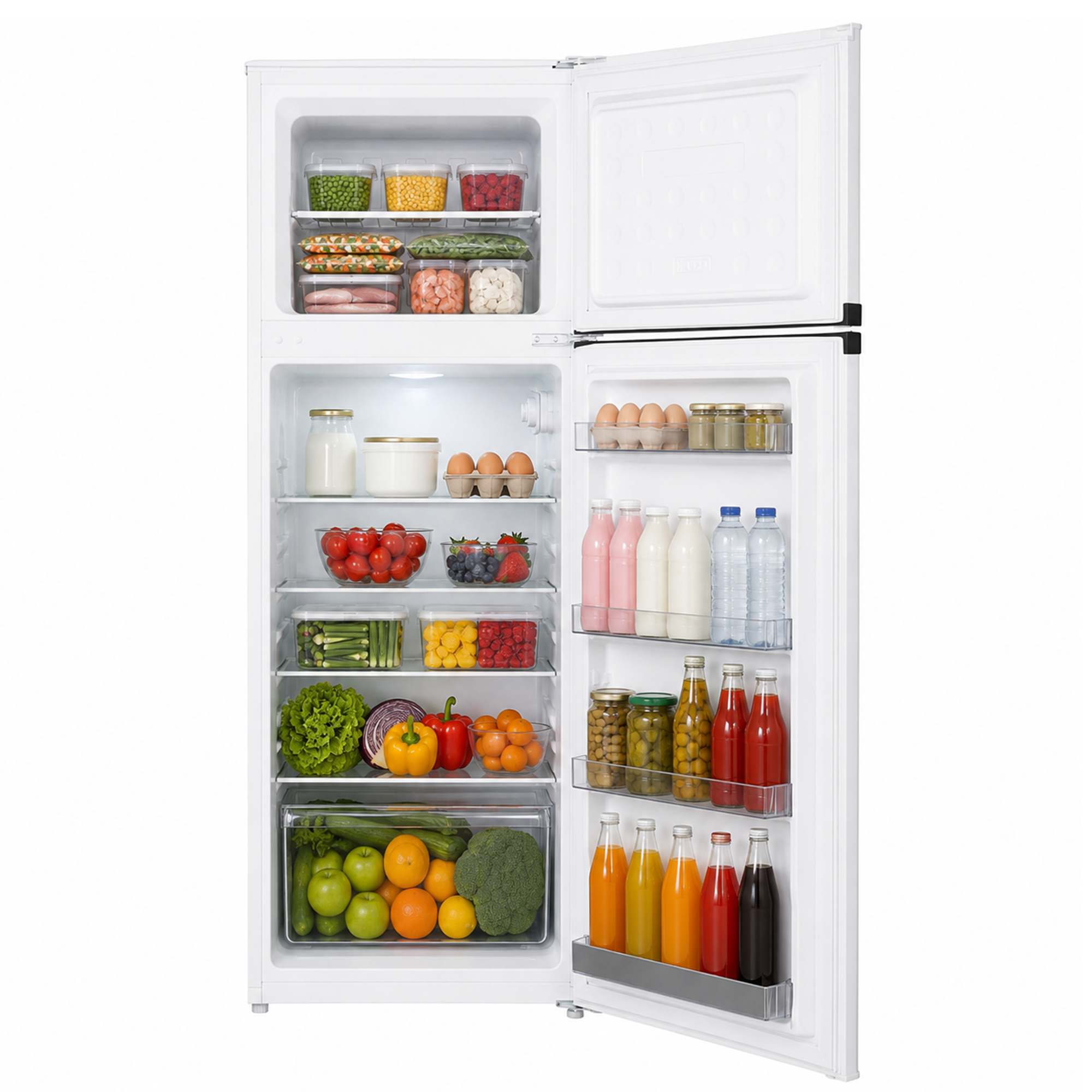Un réfrigérateur blanc ouvert rempli de fruits frais, de légumes, de boissons et de récipients.