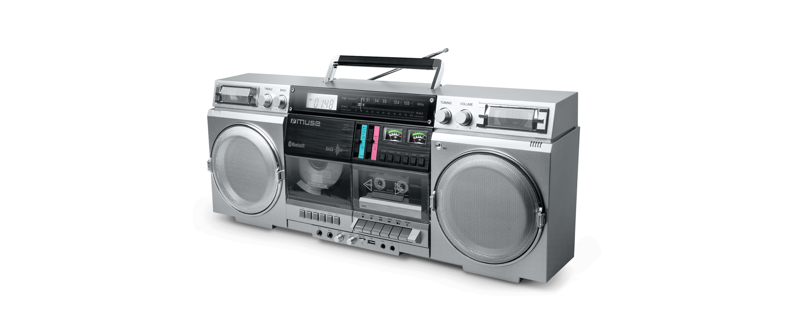 Ein silberner Retro-Ghettoblaster mit zwei Lautsprechern, Kassettendeck und digitalem Display vor schwarzem Hintergrund.
