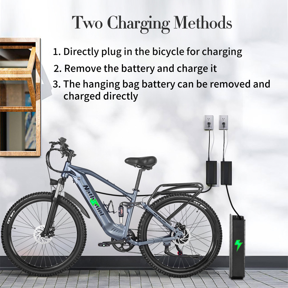 Una bicicletta elettrica contro un muro, che mostra due metodi di carica con istruzioni e caricabatterie.